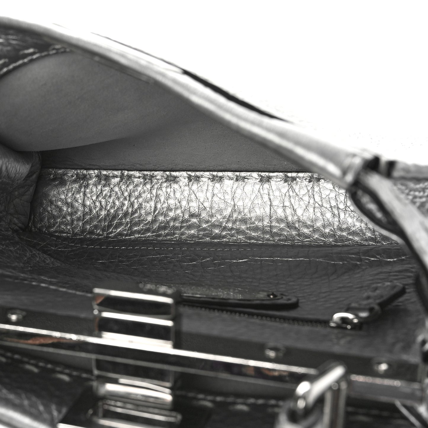 Cuoio Romano Lux Selleria Mini Peekaboo Iconic Satchel Argento