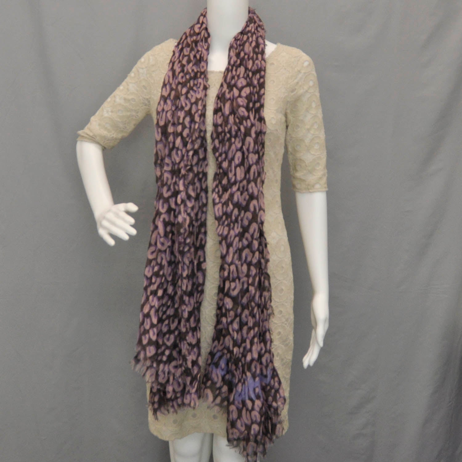 Louis Vuitton Leopard Stole Mauve 2 of 4