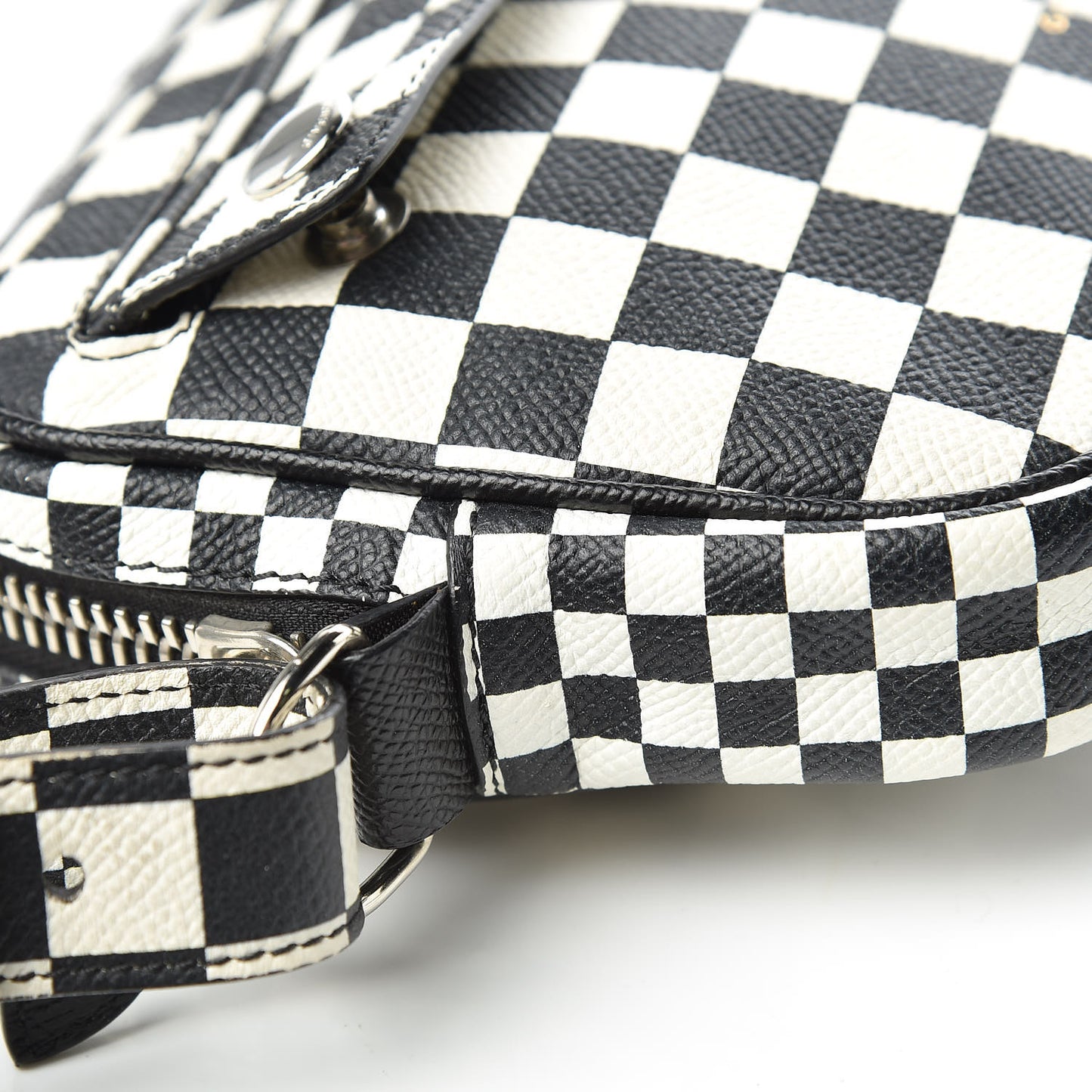 Grained Calfskin Checkered Print Messenger Black White