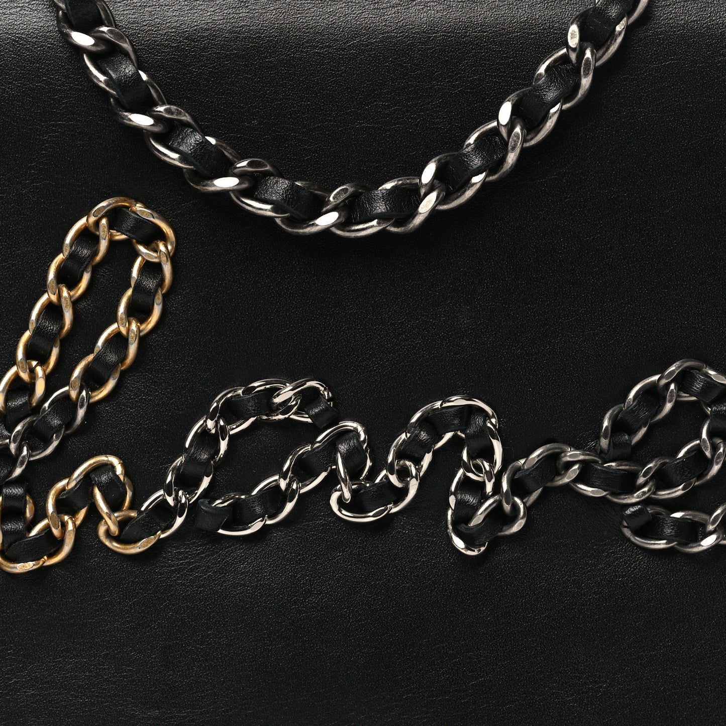 Calfskin Chain 20s Signe Wallet on Chain WOC Black