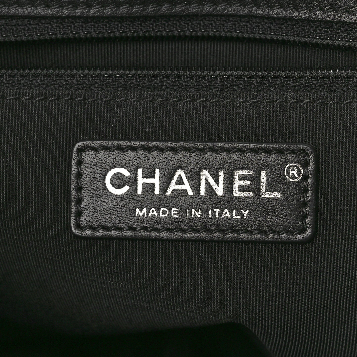 Calfskin Quilted Medium Frame in Chain Flap Black
