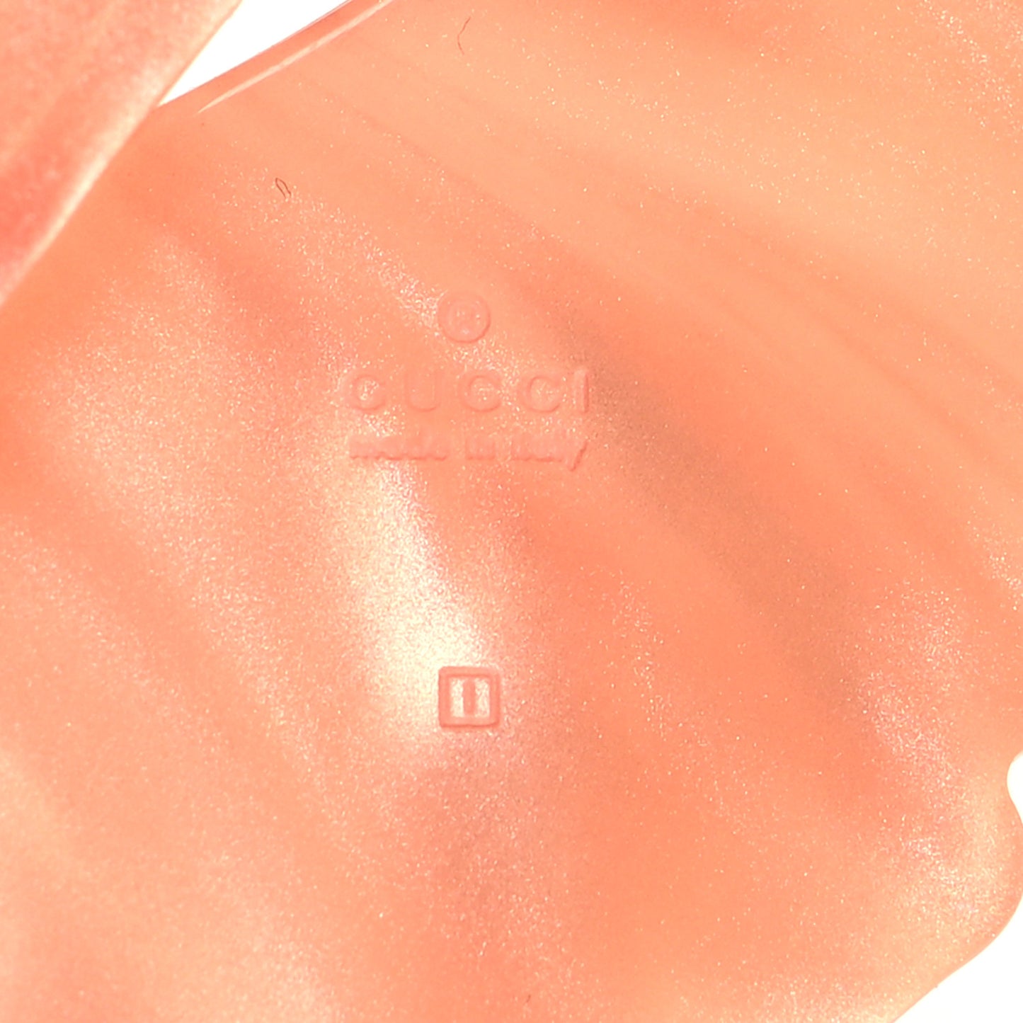 Resin Flying Pig Brooch Pink