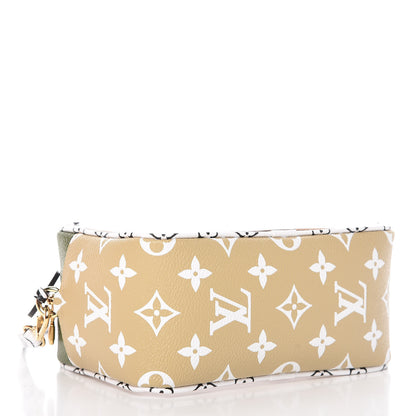 Louis Vuitton Monogram Giant Beach Pouch Kaki 4 of 8