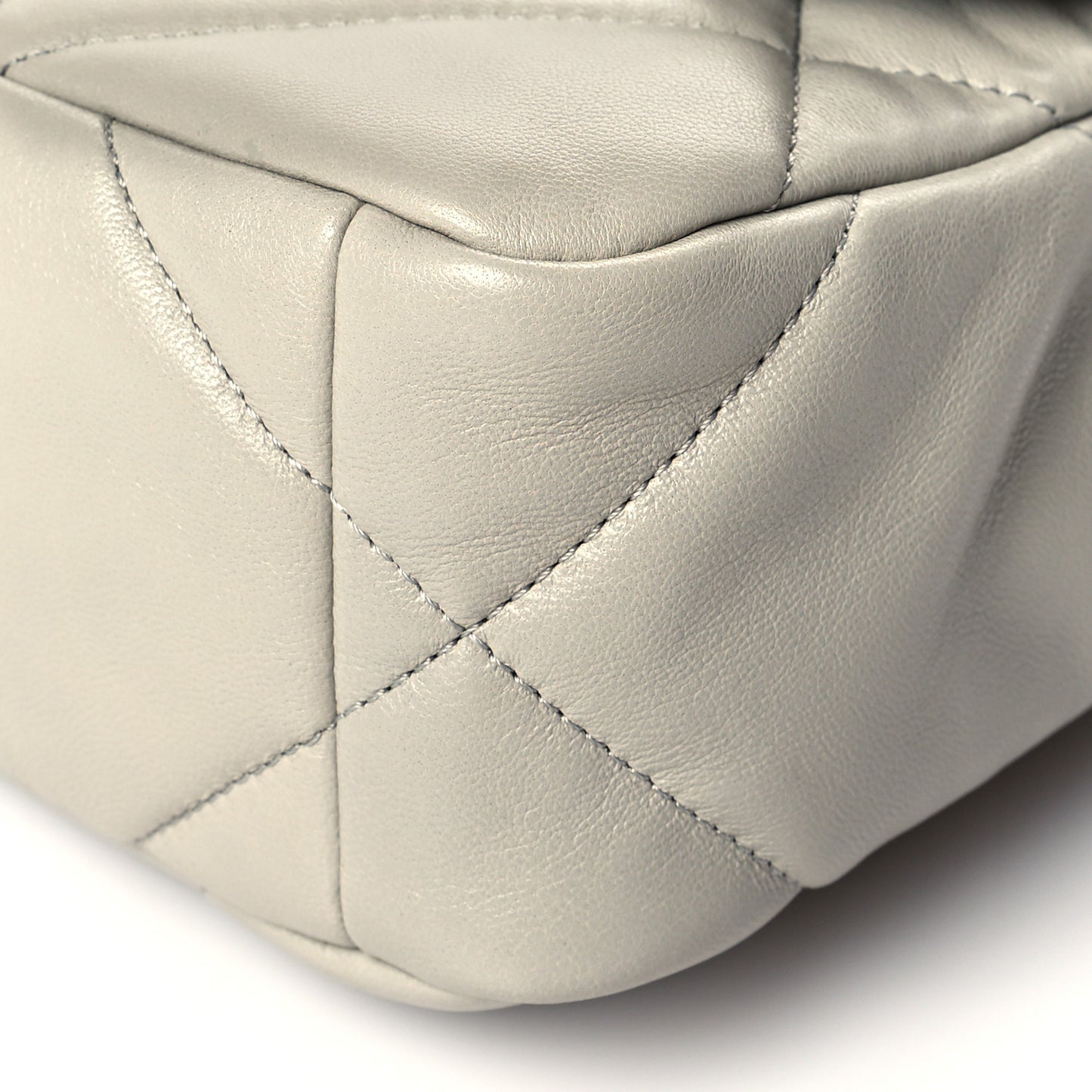 Lambskin Quilted Medium Chanel 19 Flap Grey