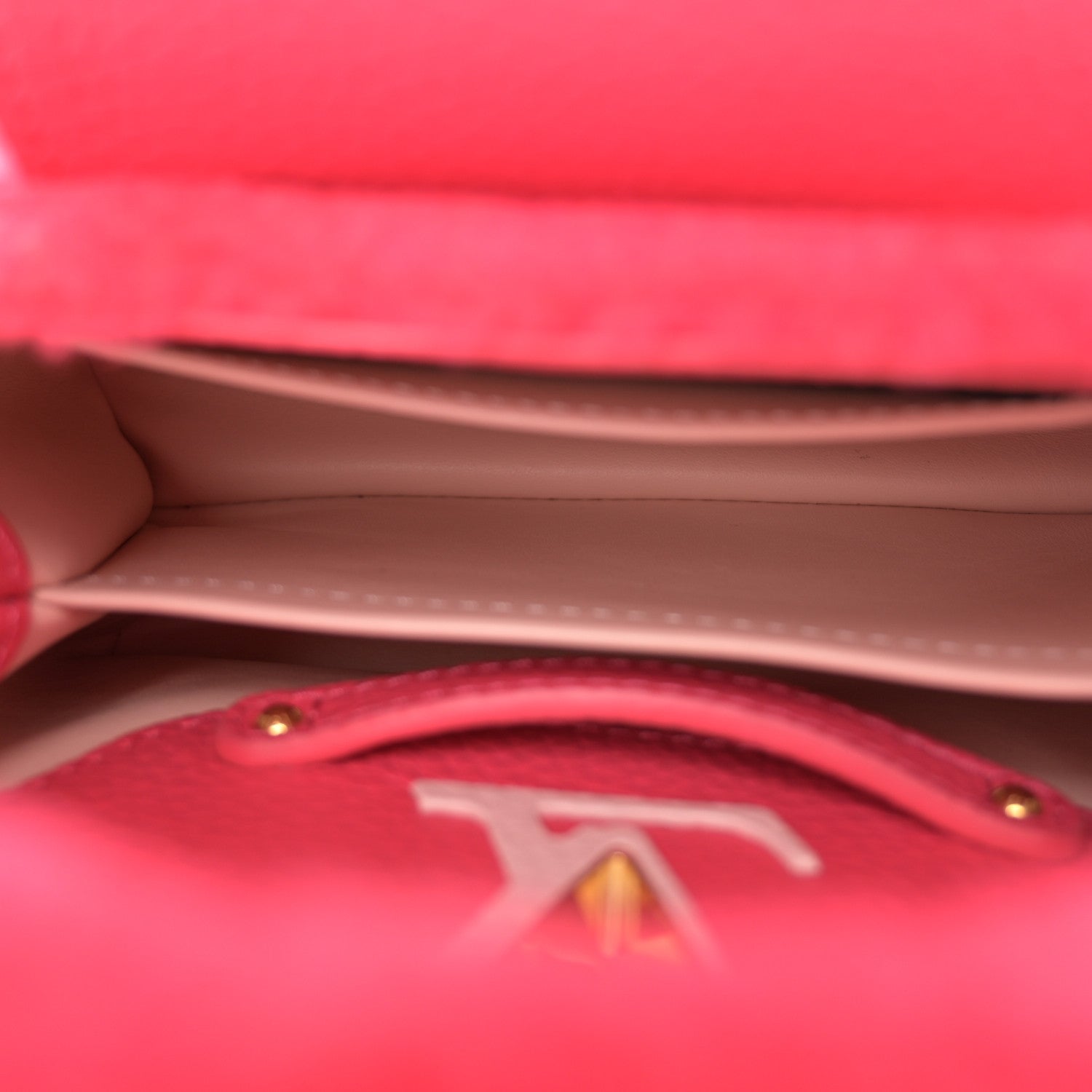 Louis Vuitton Shearling Calfskin Capucines Mini Pink 5 of 10