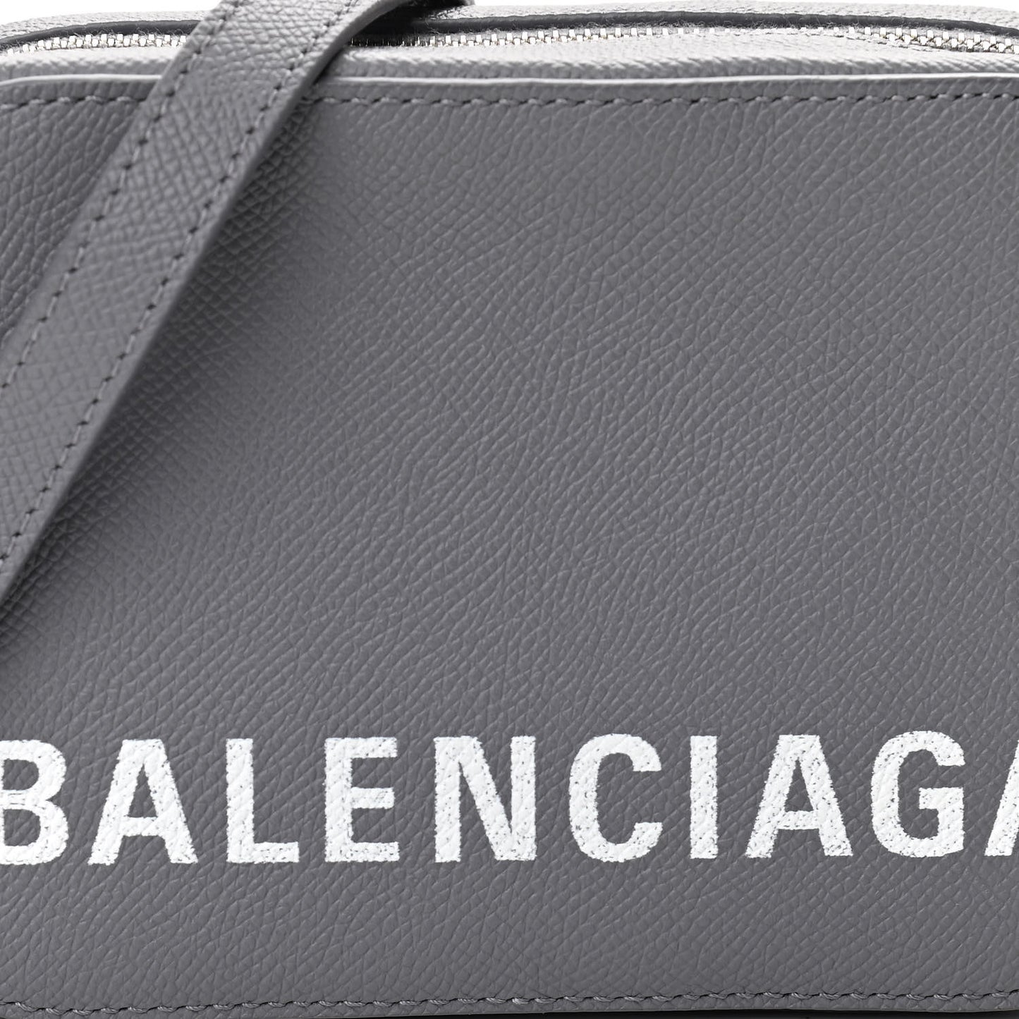 Grained Calfskin Logo XS Ville Camera Bag Gris Perle Fonce White