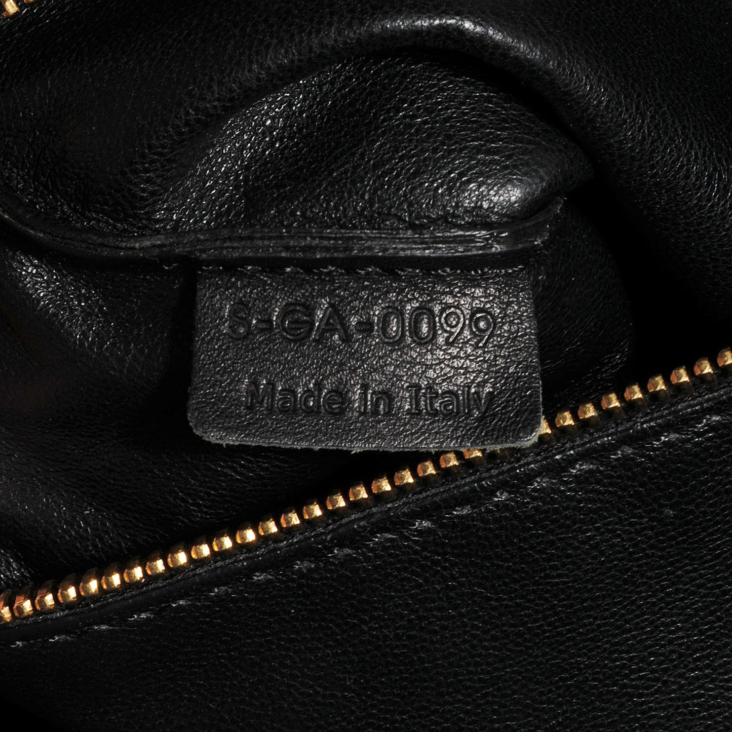 Smooth Calfskin Medium Luggage Black
