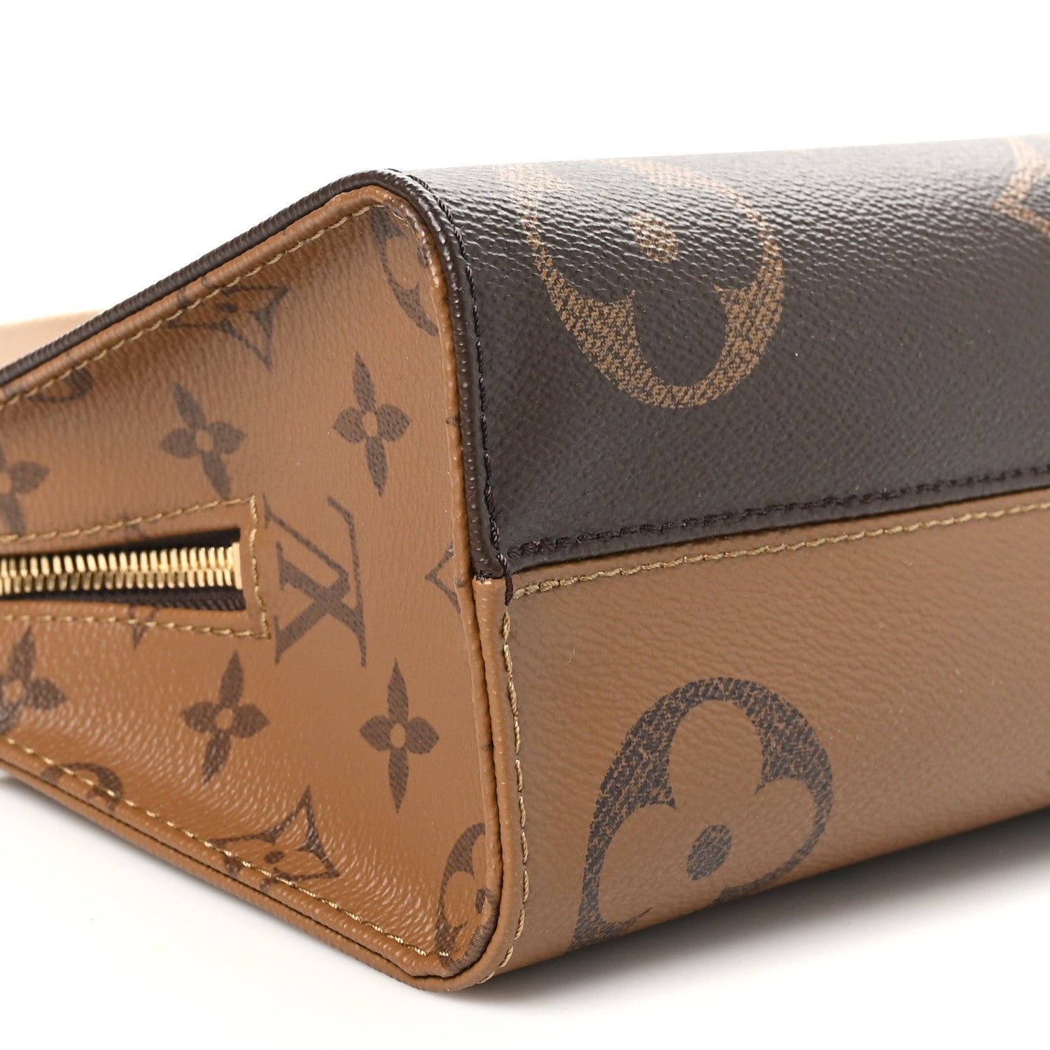 Louis Vuitton Reverse Monogram Giant OnTheGo East West 8 of 10