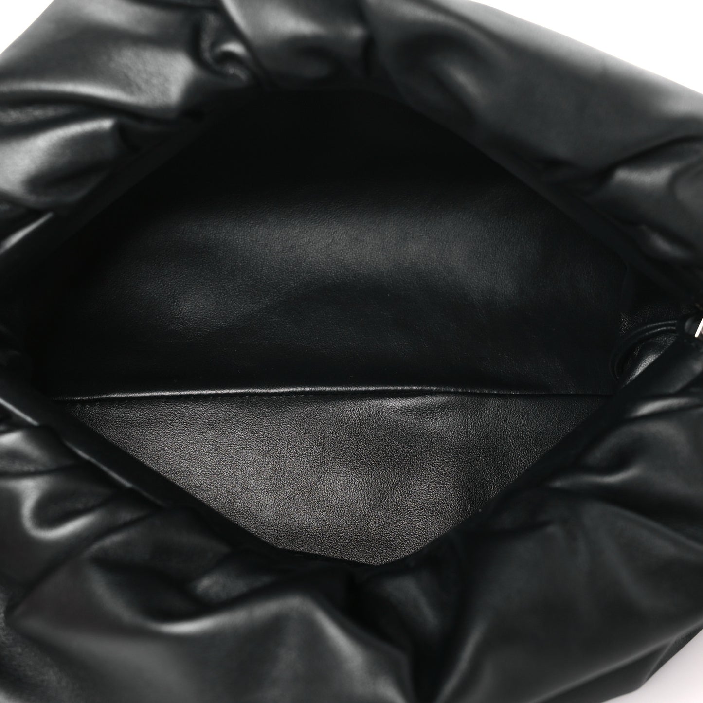 Calfskin The Pouch Chain Black