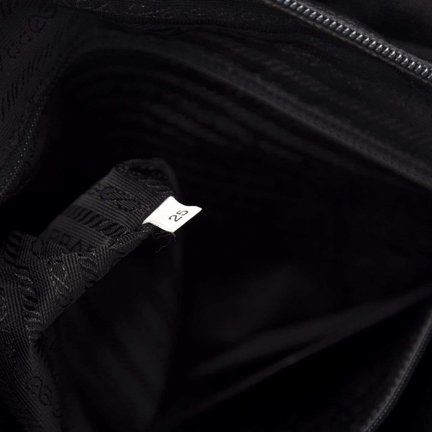 Nylon Vela Messenger Bag Black