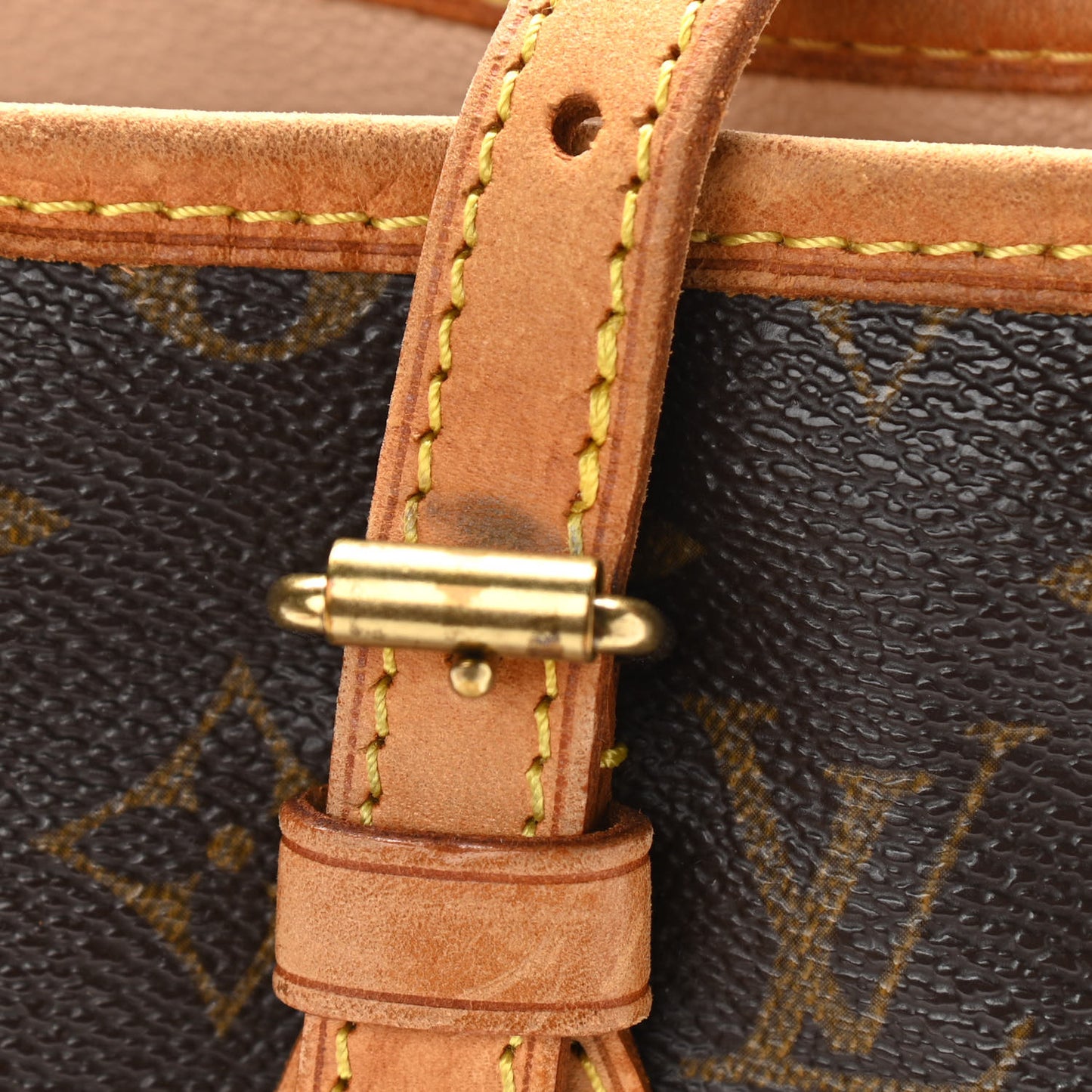 Monogram Petit Bucket 23