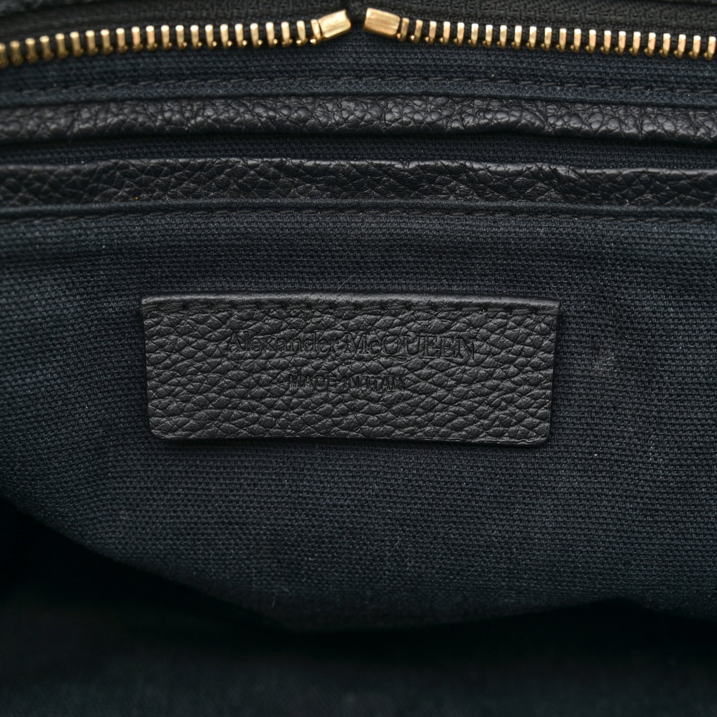 Pebbled Calfskin Small Skull Padlock Zip Around Tote Black