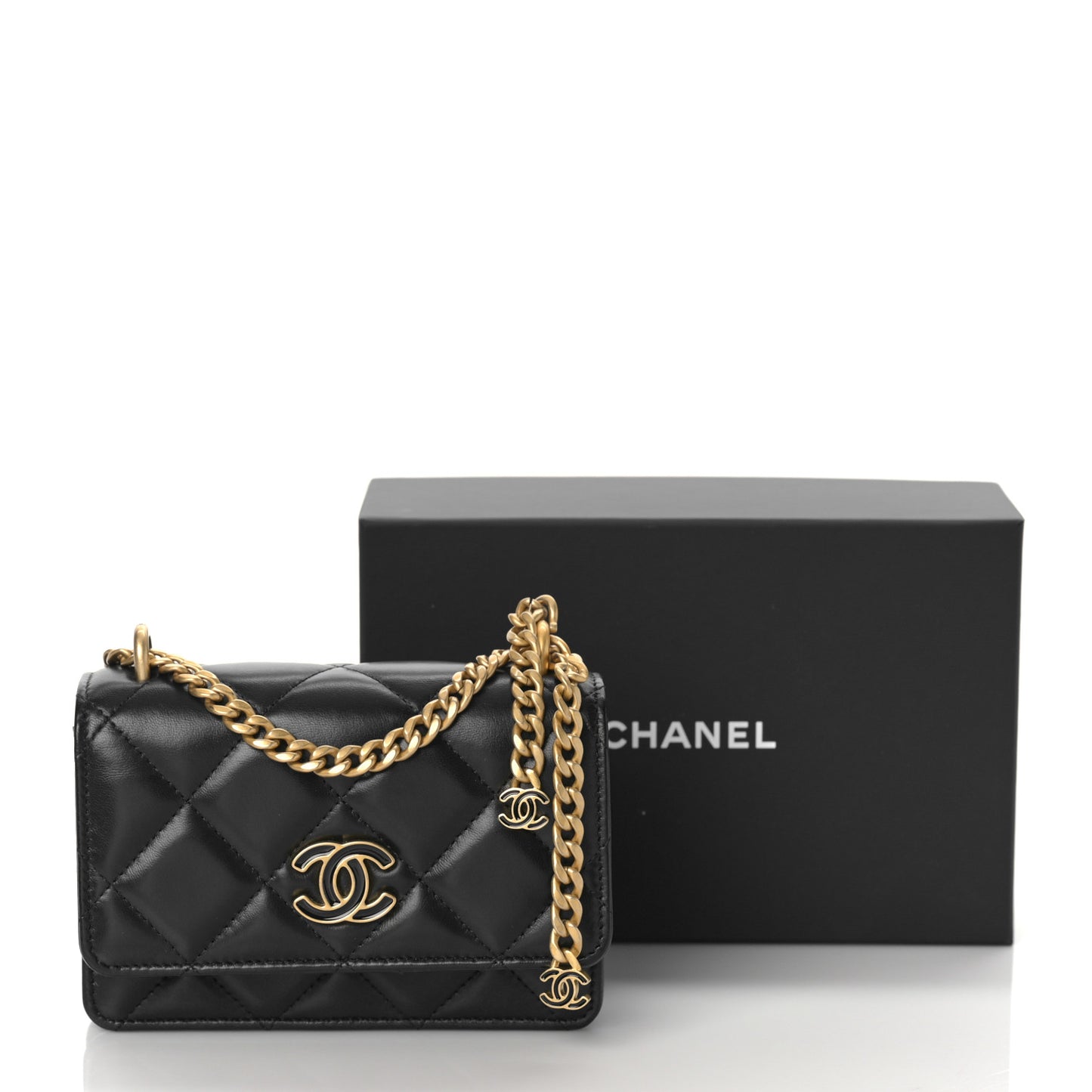 Lambskin Enamel Quilted Pending CC Clutch With Chain Black