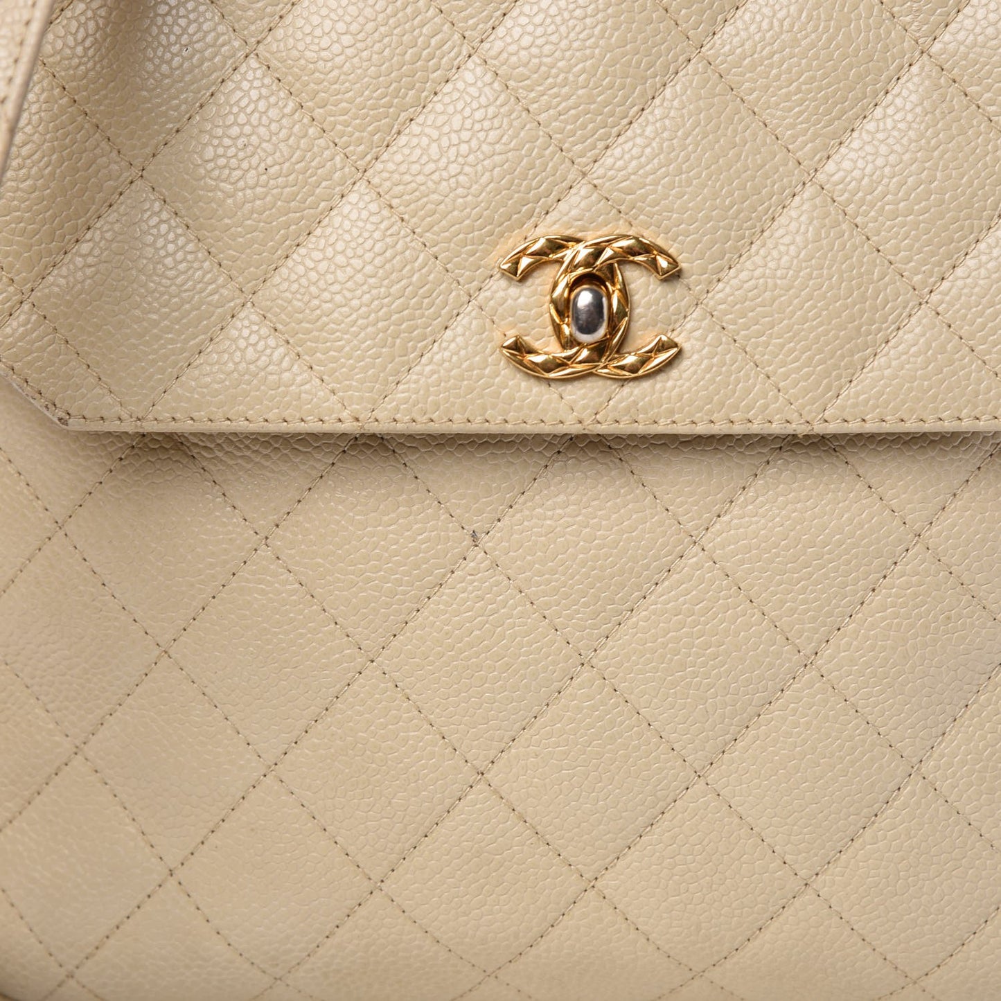 Caviar Quilted Shoulder Bag Beige Clair