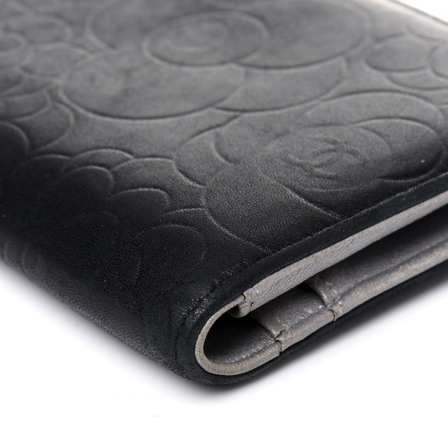 Lambskin Camellia Embossed Yen Wallet Black