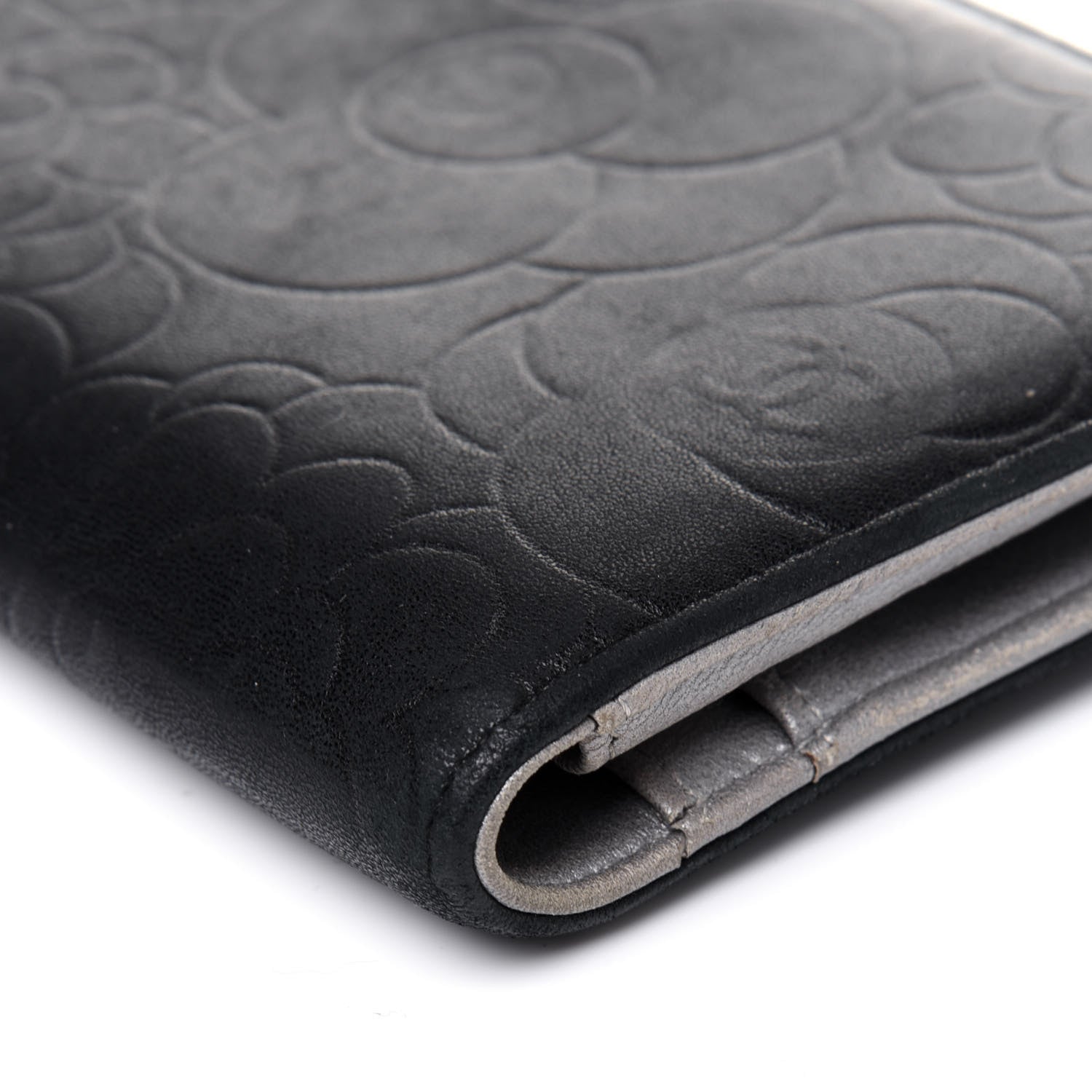 Chanel Lambskin Camellia Embossed Yen Wallet Black 21 of 26