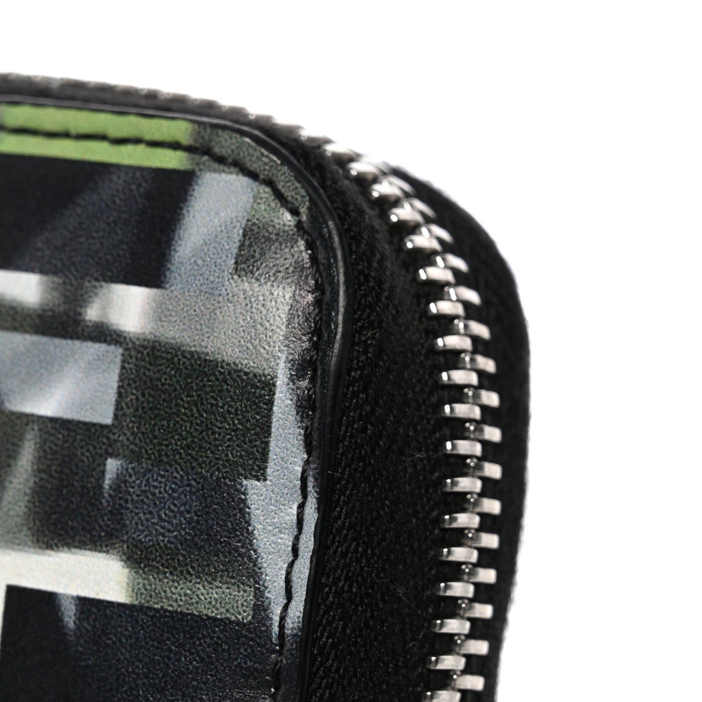 Vitello CamouFF Zip Around Wallet Black Multicolor