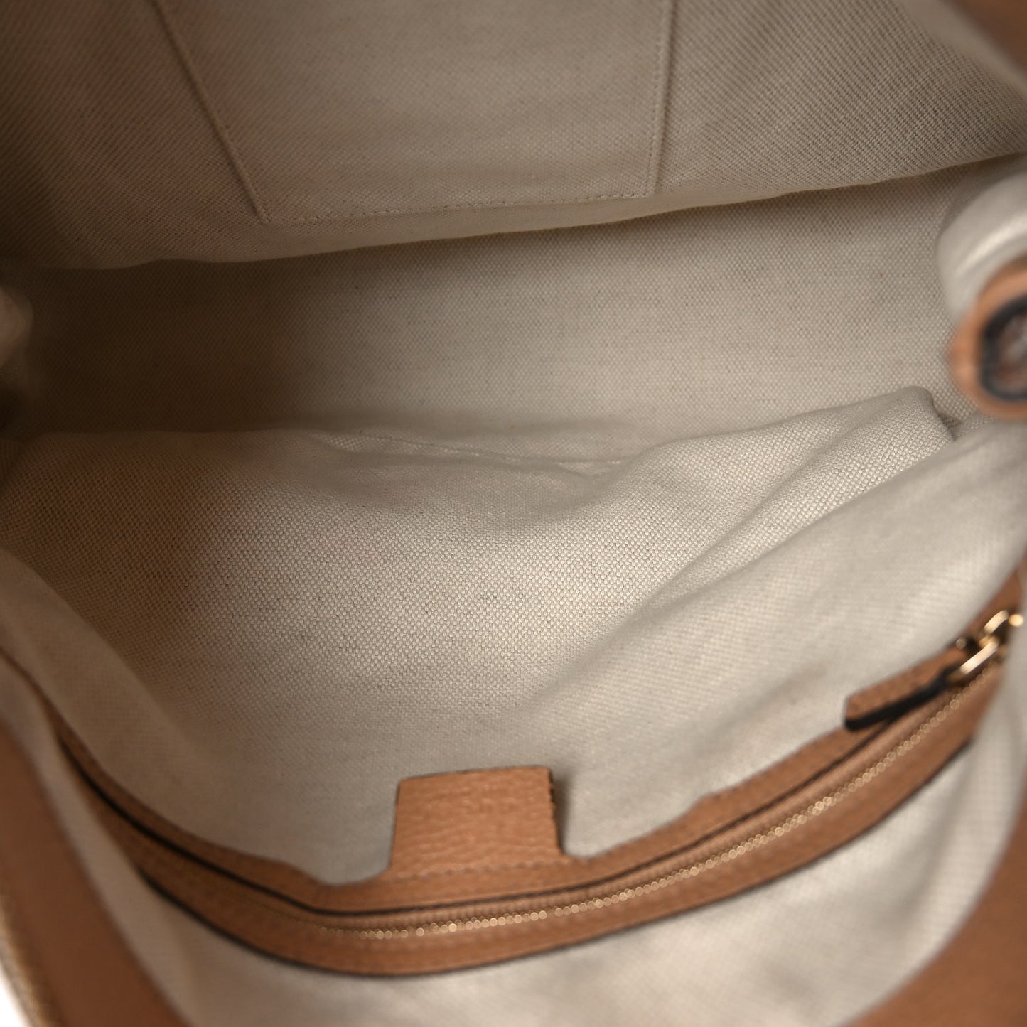 Pebbled Calfskin Large Soho Hobo Camelia