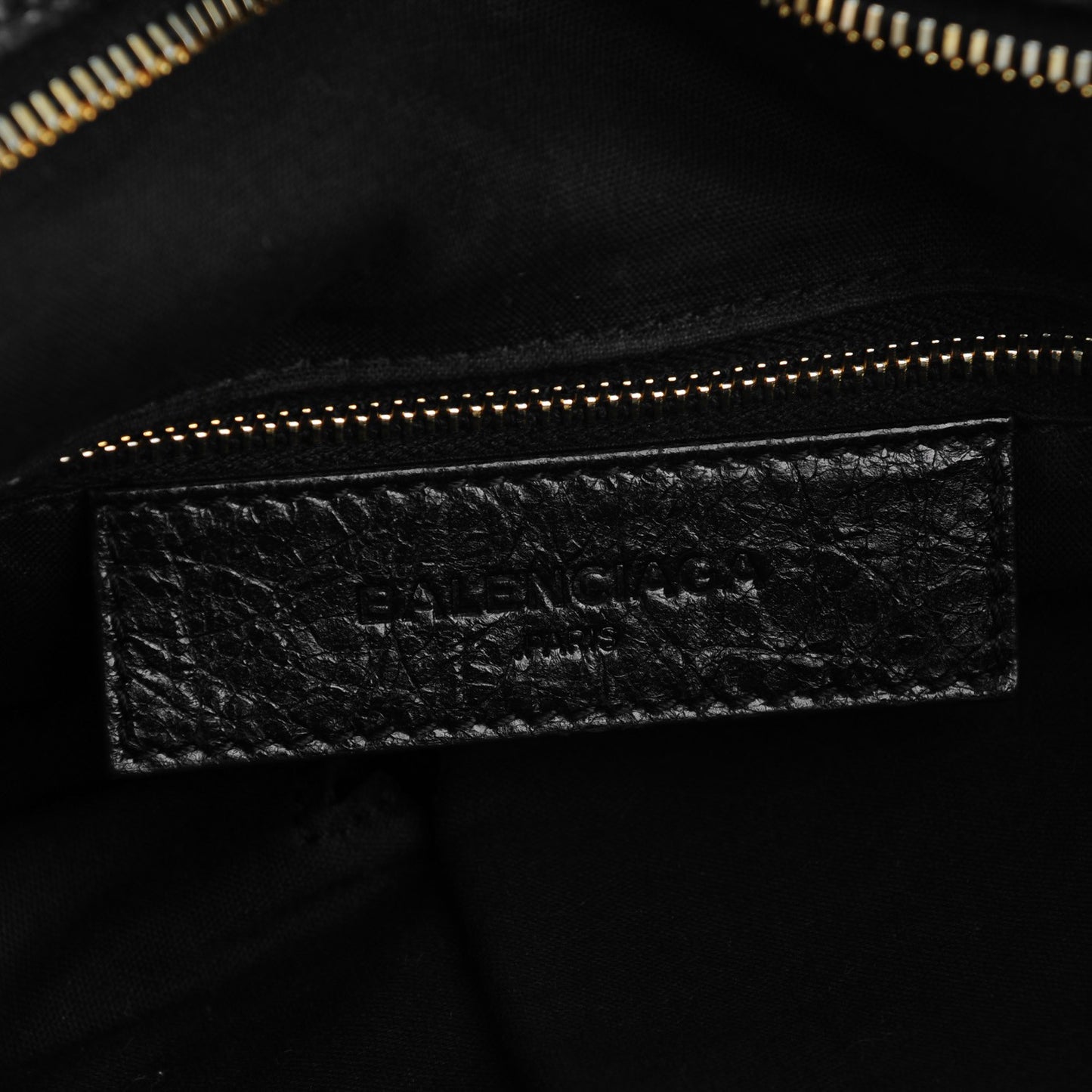 Agneau Giant 12 Gold Hardware Velo Black