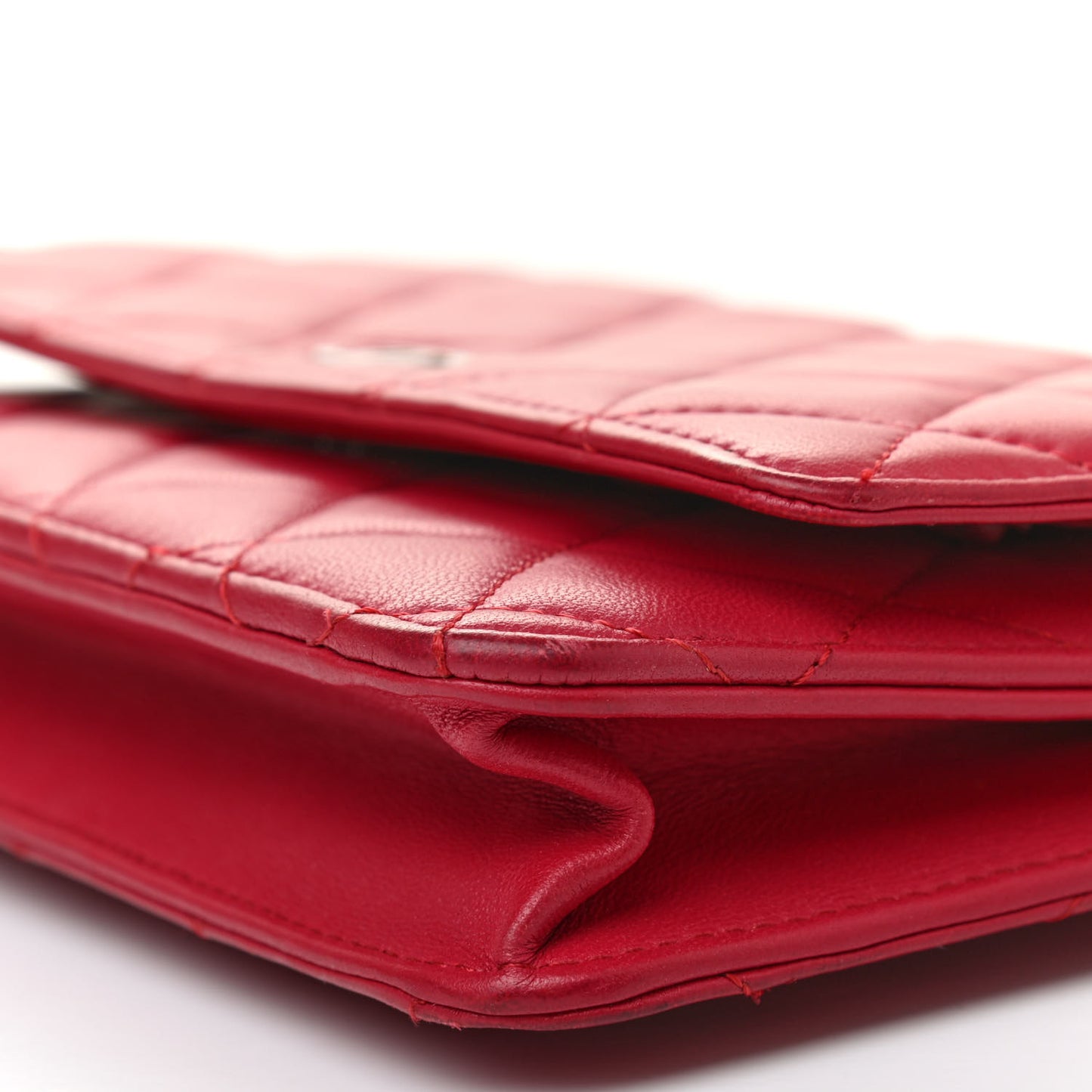 Lambskin Quilted Wallet On Chain WOC Red