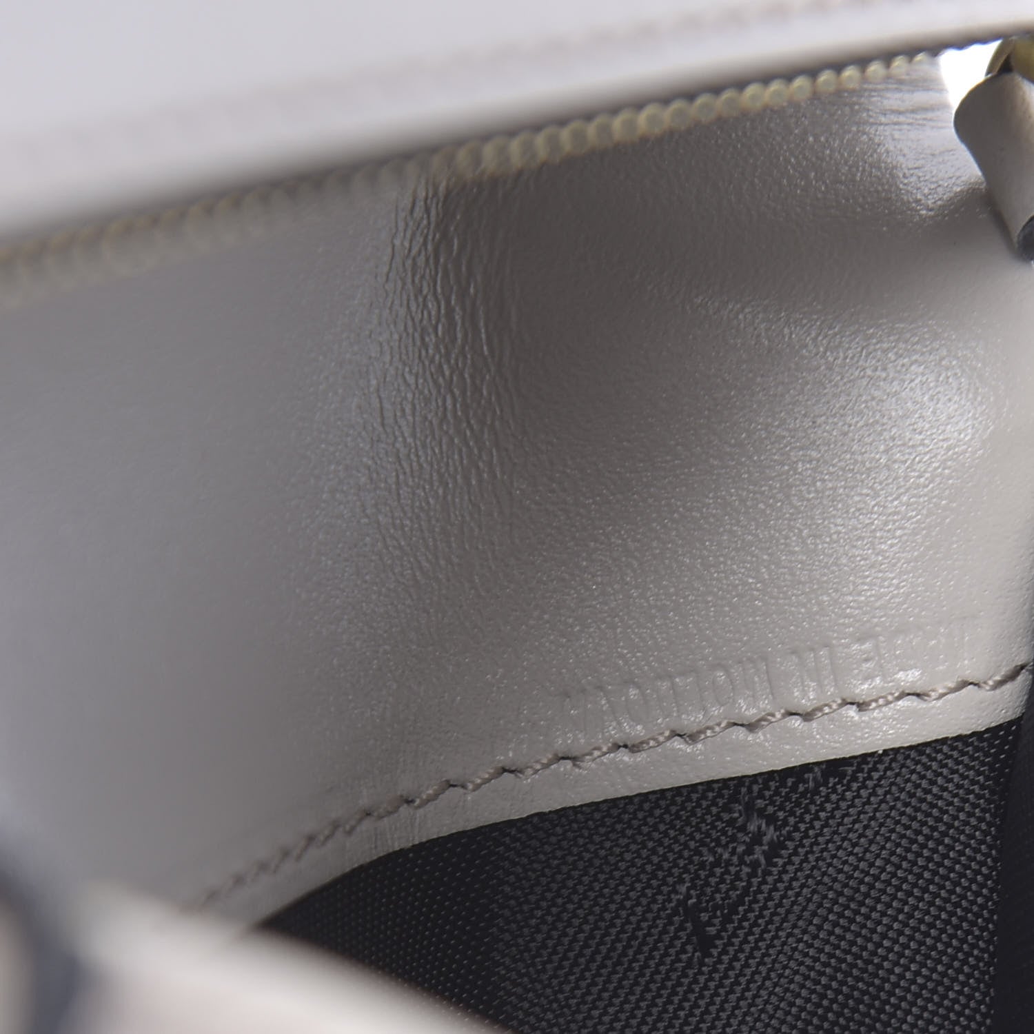 Burberry Signature Grain Calfskin Compact Wallet Stone White 9 of 9