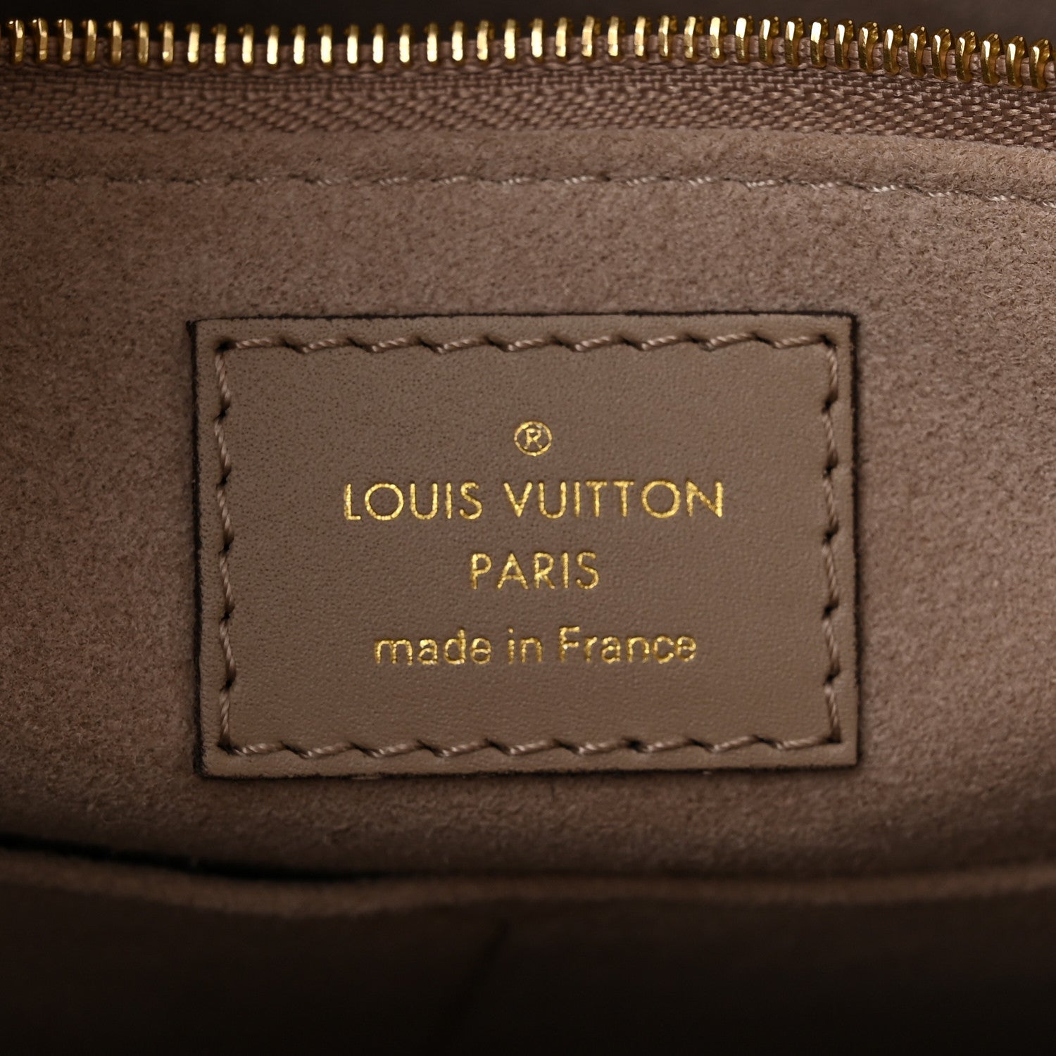Louis Vuitton Empreinte Monogram Giant Onthego MM Tourterelle 6 of 11