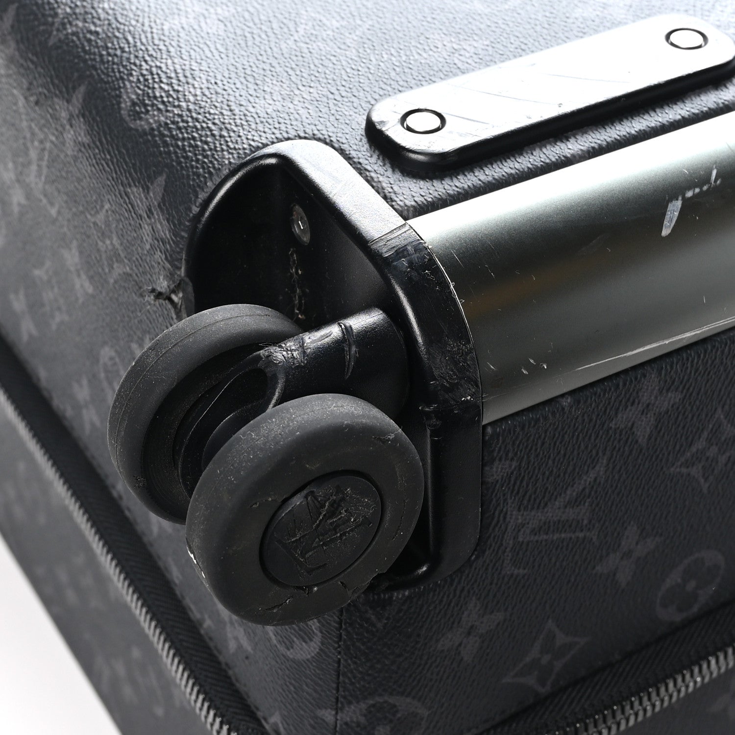 Louis Vuitton Monogram Eclipse Horizon 70 9 of 16