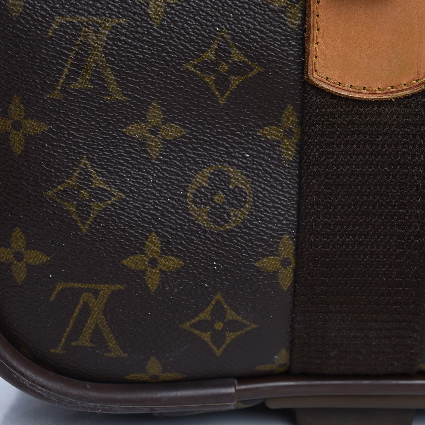 Monogram Satellite 65