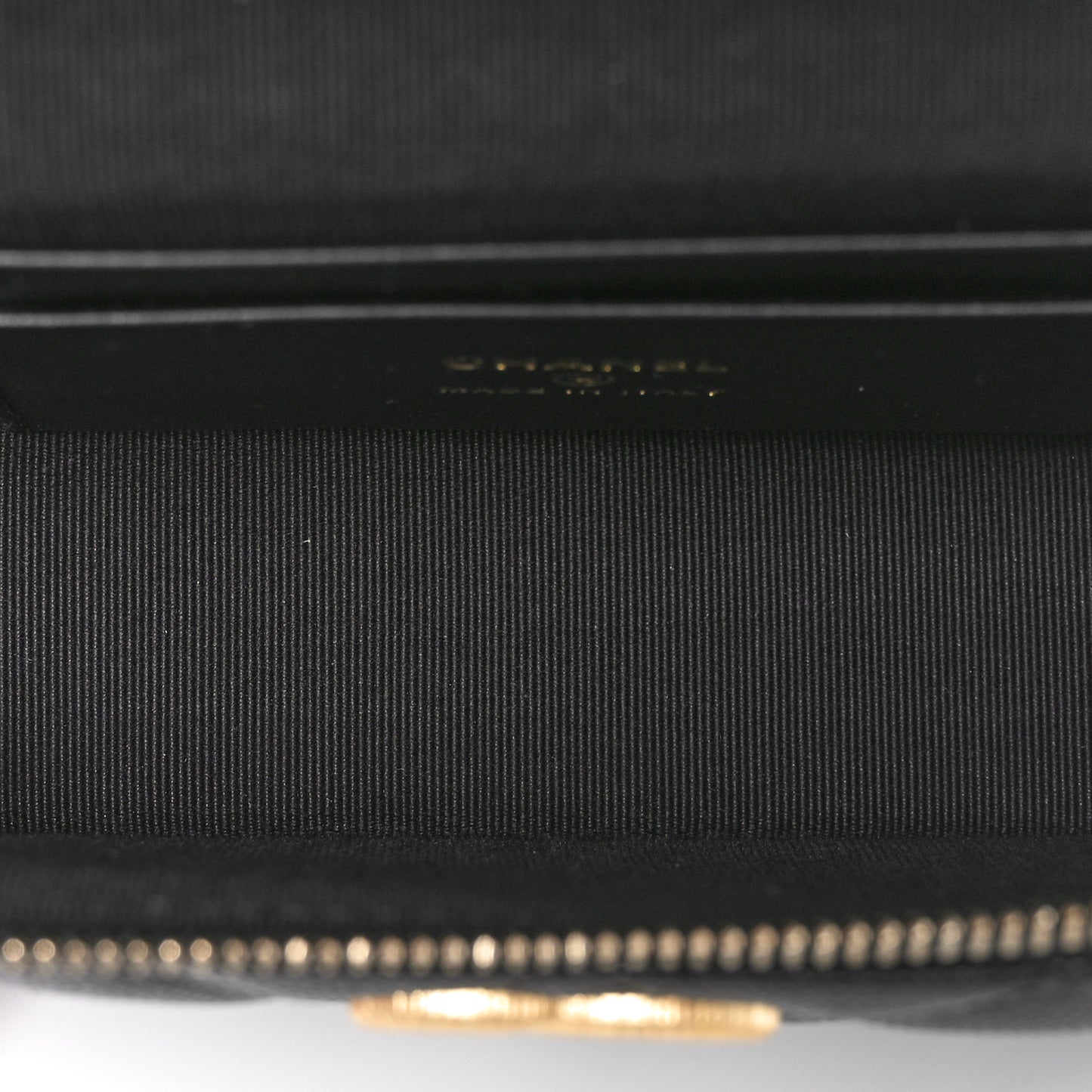 Caviar Quilted Top Handle Clutch With Chain Black