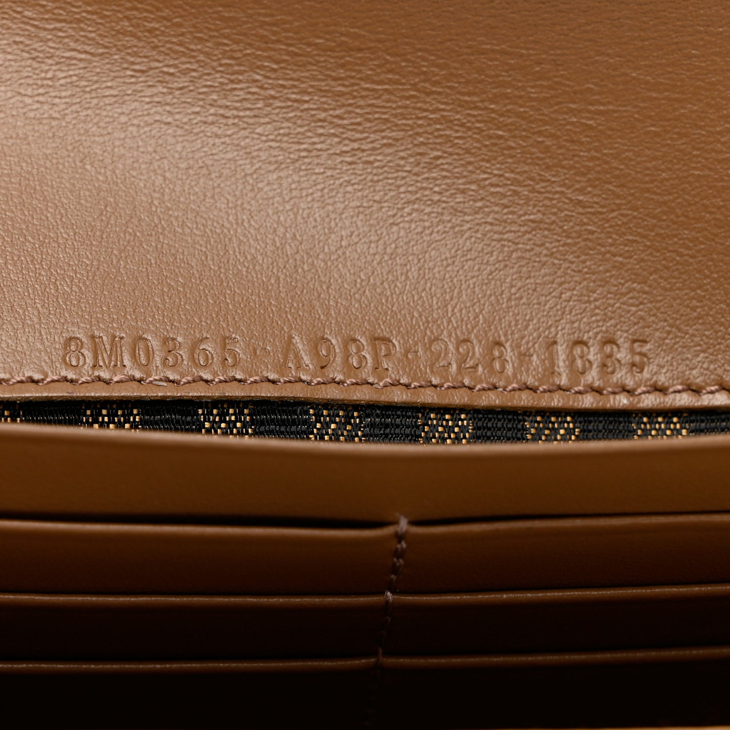 Zucca Vitello Continental Wallet On Chain Tobacco
