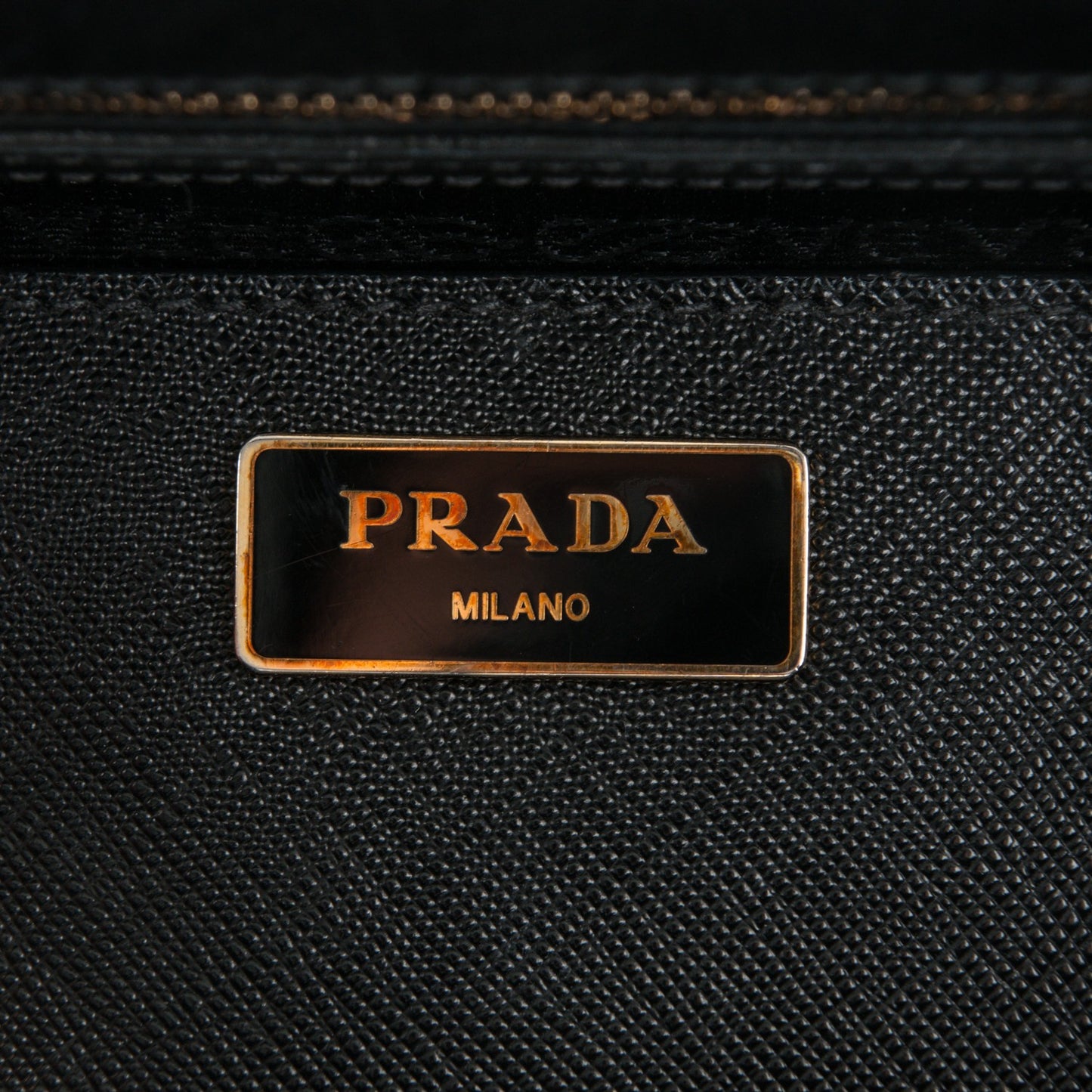 Saffiano Medium Galleria Double Zip Tote Black