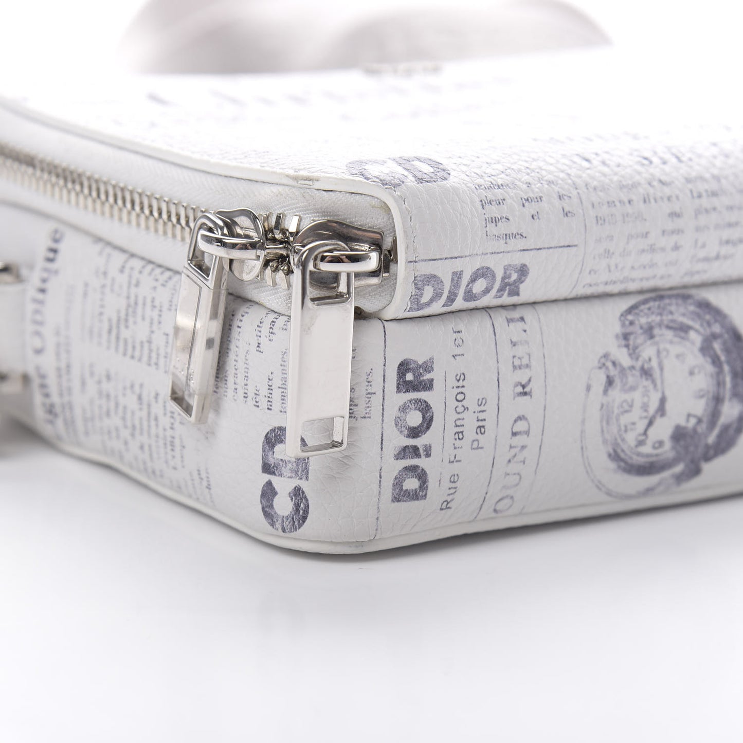 X DANIEL ARSHAM Grained Calfskin Newspaper Messenger White