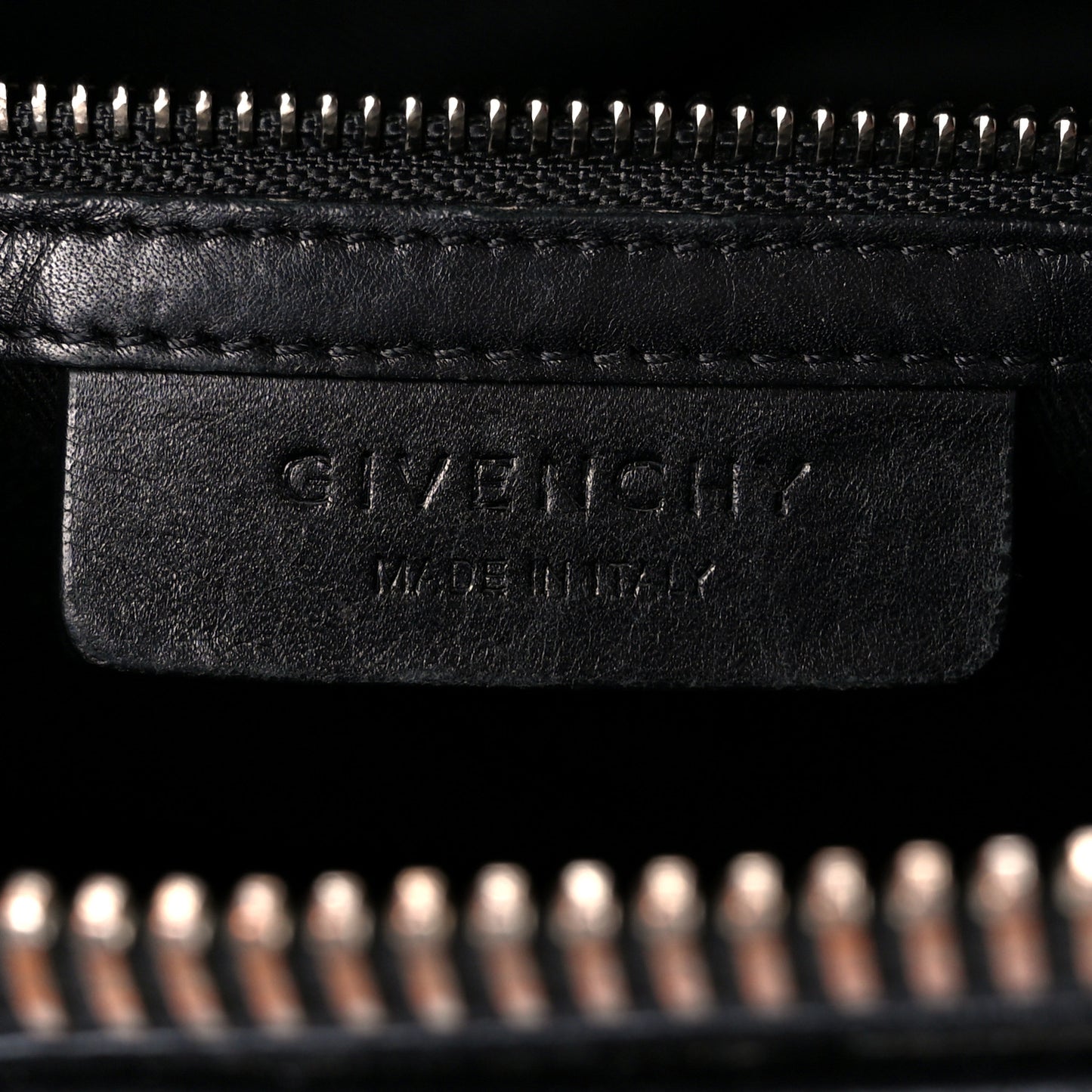 Shiny Lord Calfskin Small Antigona Black