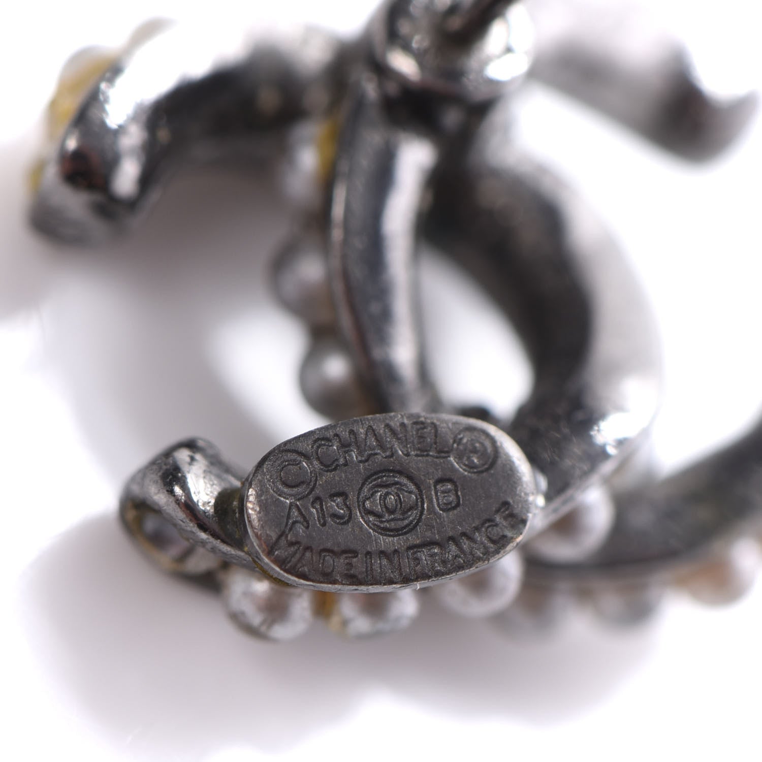 Chanel Pearl Twisted CC Earrings Ruthenium 4 of 5