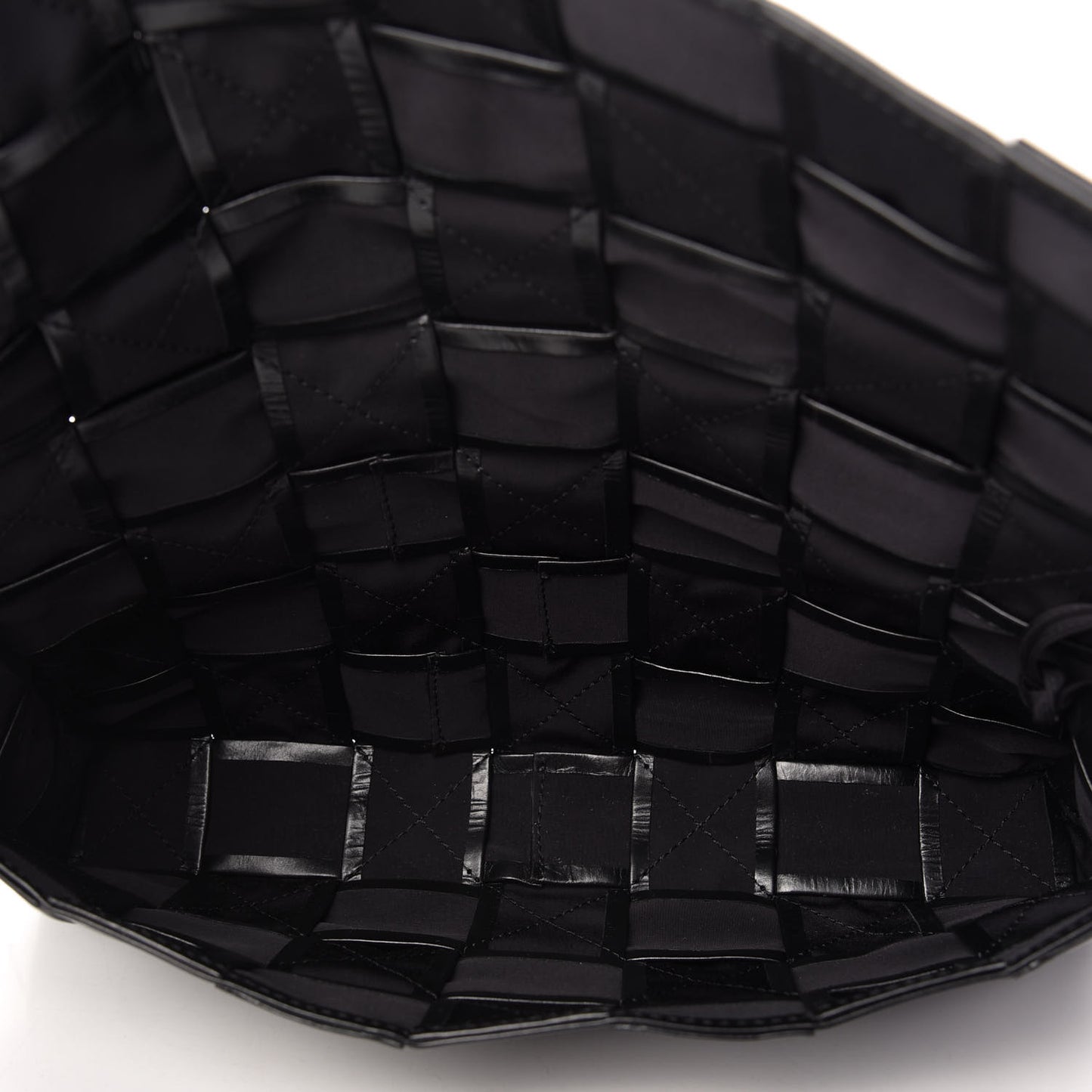 Paper Calfskin Intrecciato Stretch Cassette Black