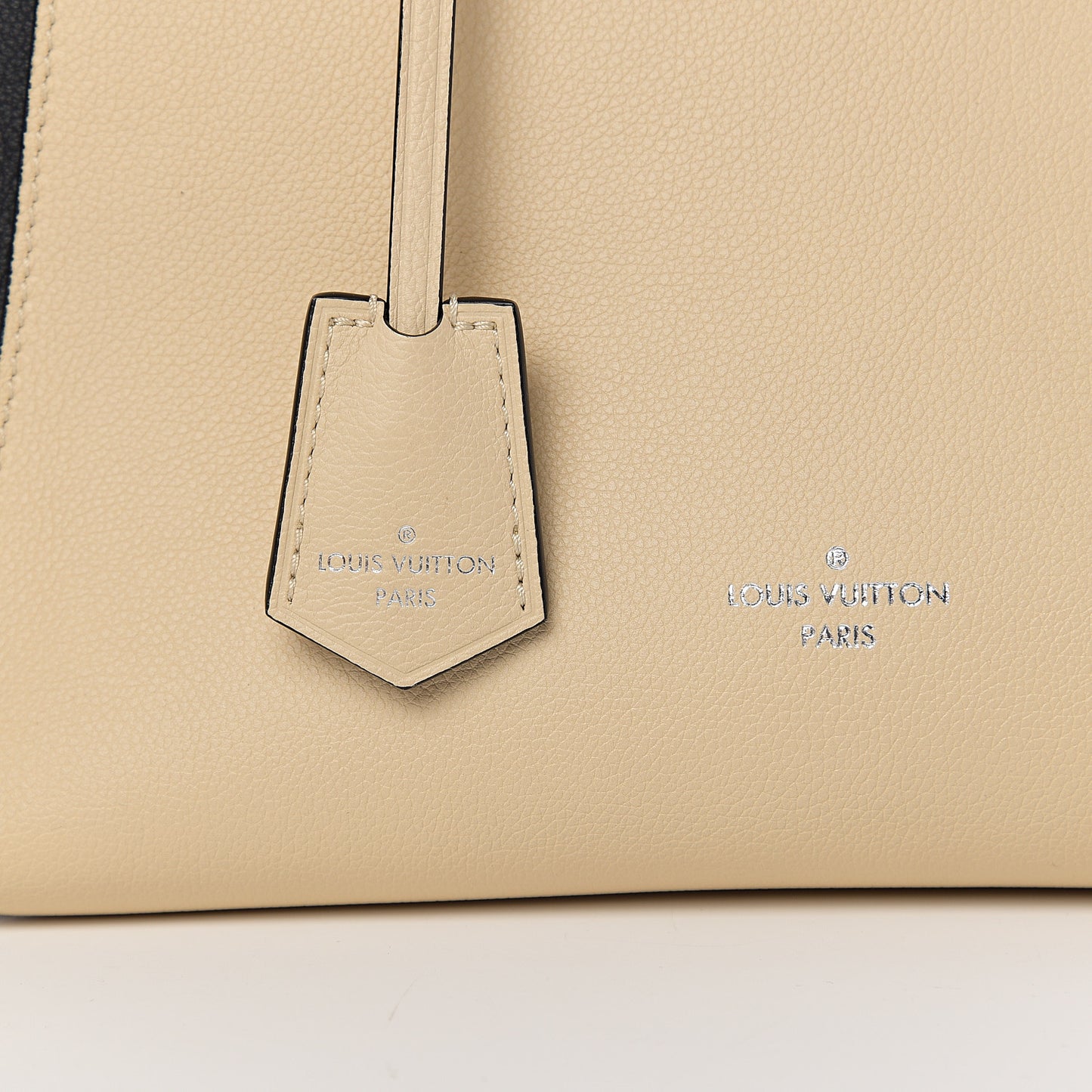 Calfskin Lockme Cabas Vanille Black