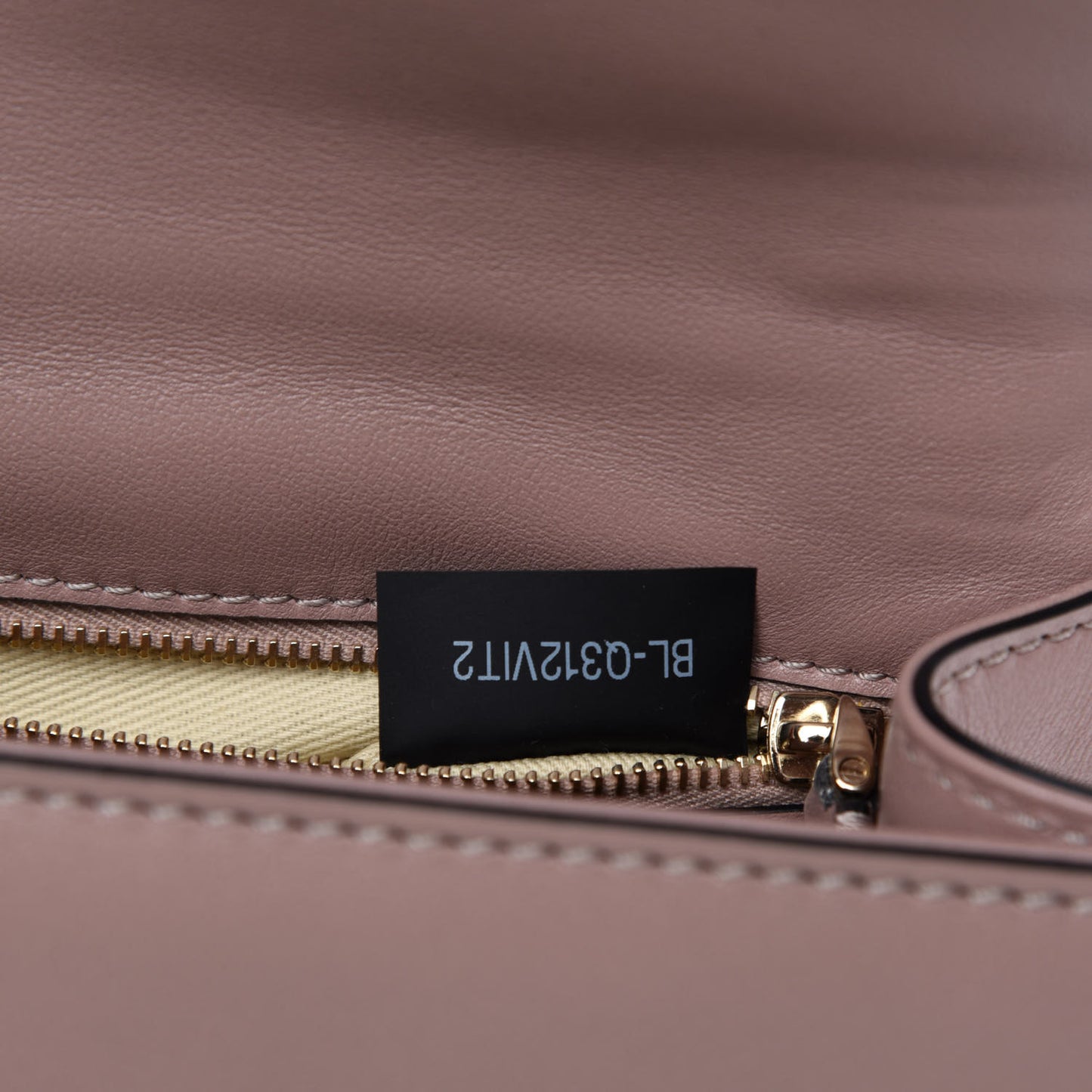 Vitello Small Glam Lock Rockstud Flap Poudre