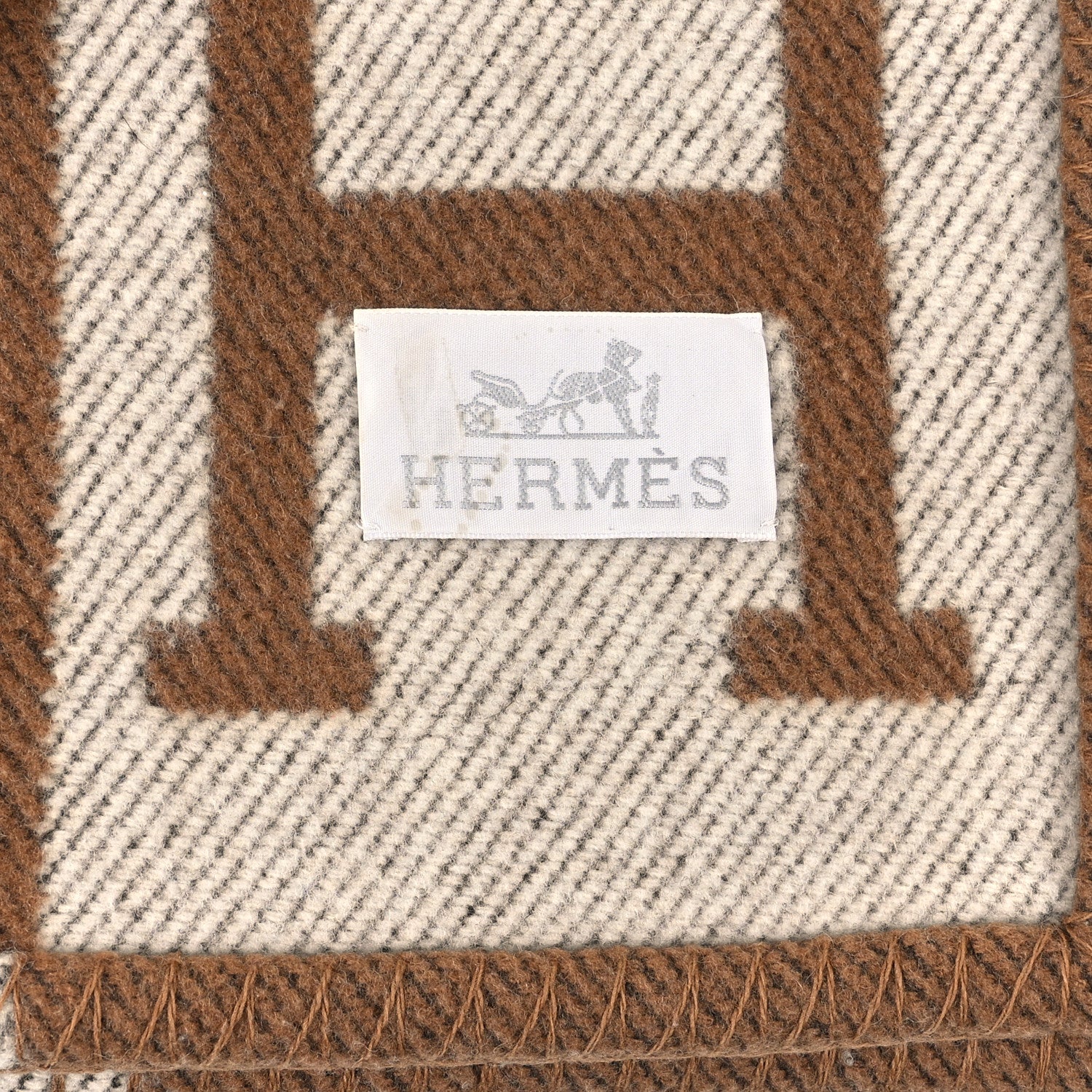 Hermes Wool Cashmere Avalon Blanket Ecru Camel 1594036 – FASHIONPHILE