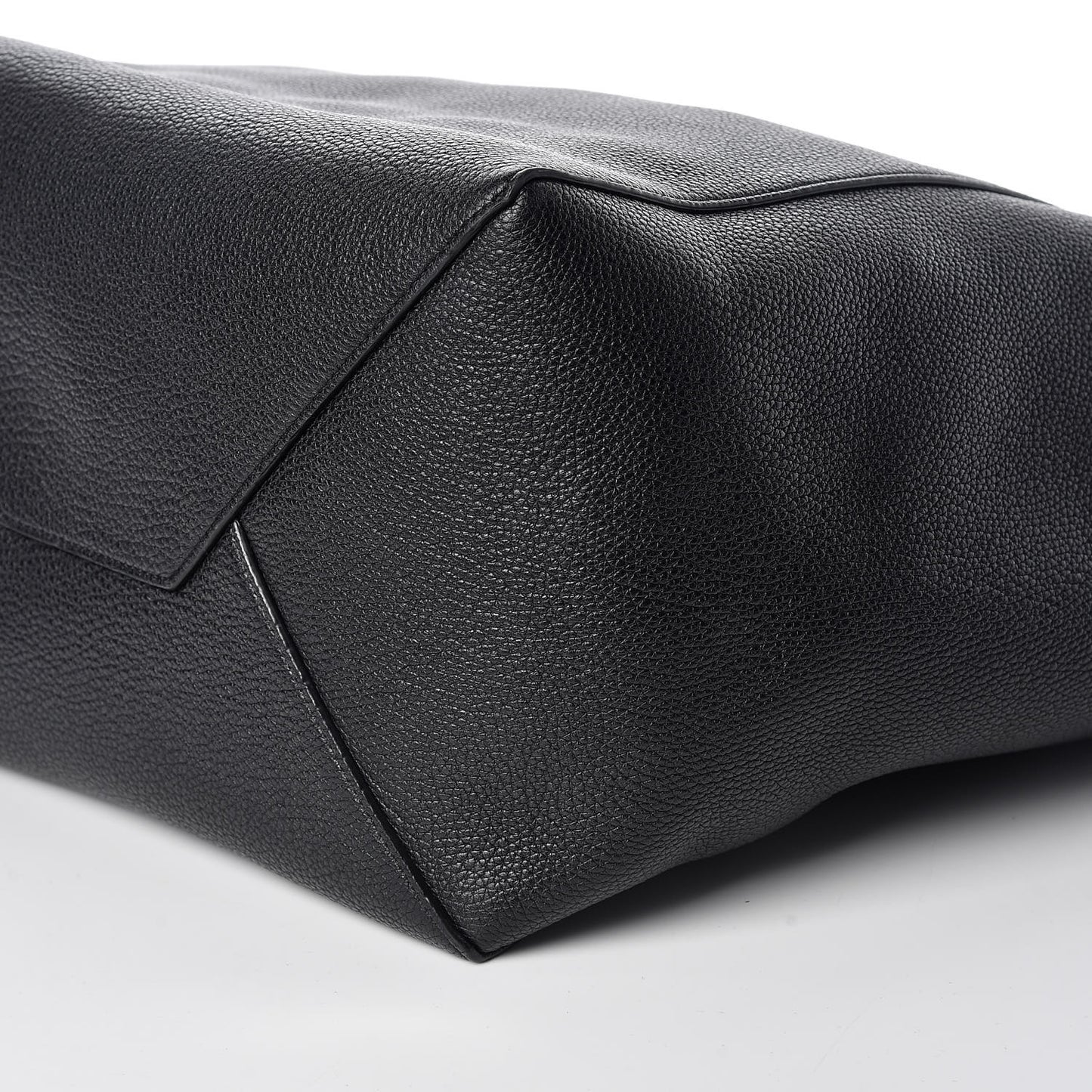 Soft Grained Calfskin Medium Belt Cabas Phantom Black