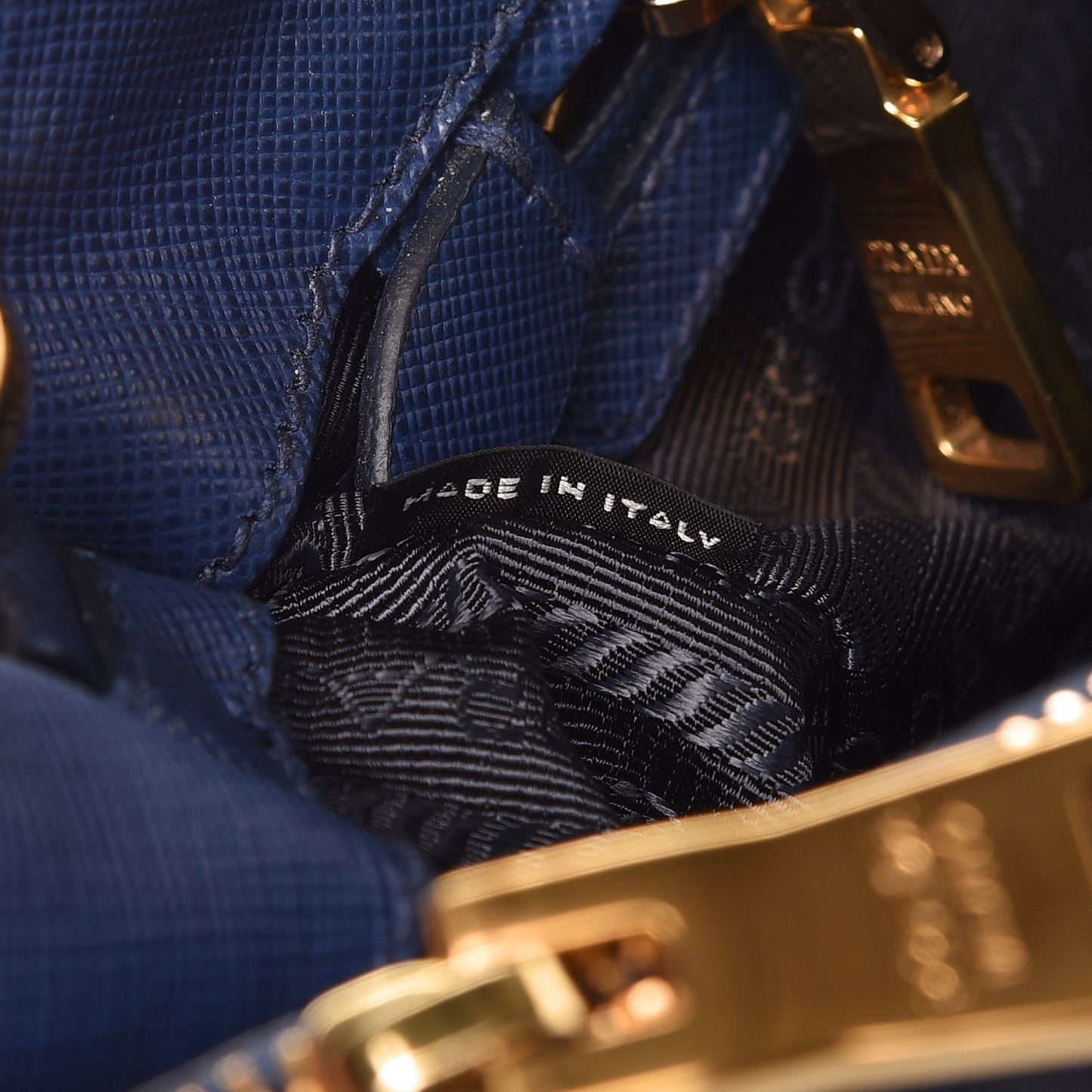 Saffiano Small Galleria Double Zip Tote Bluette
