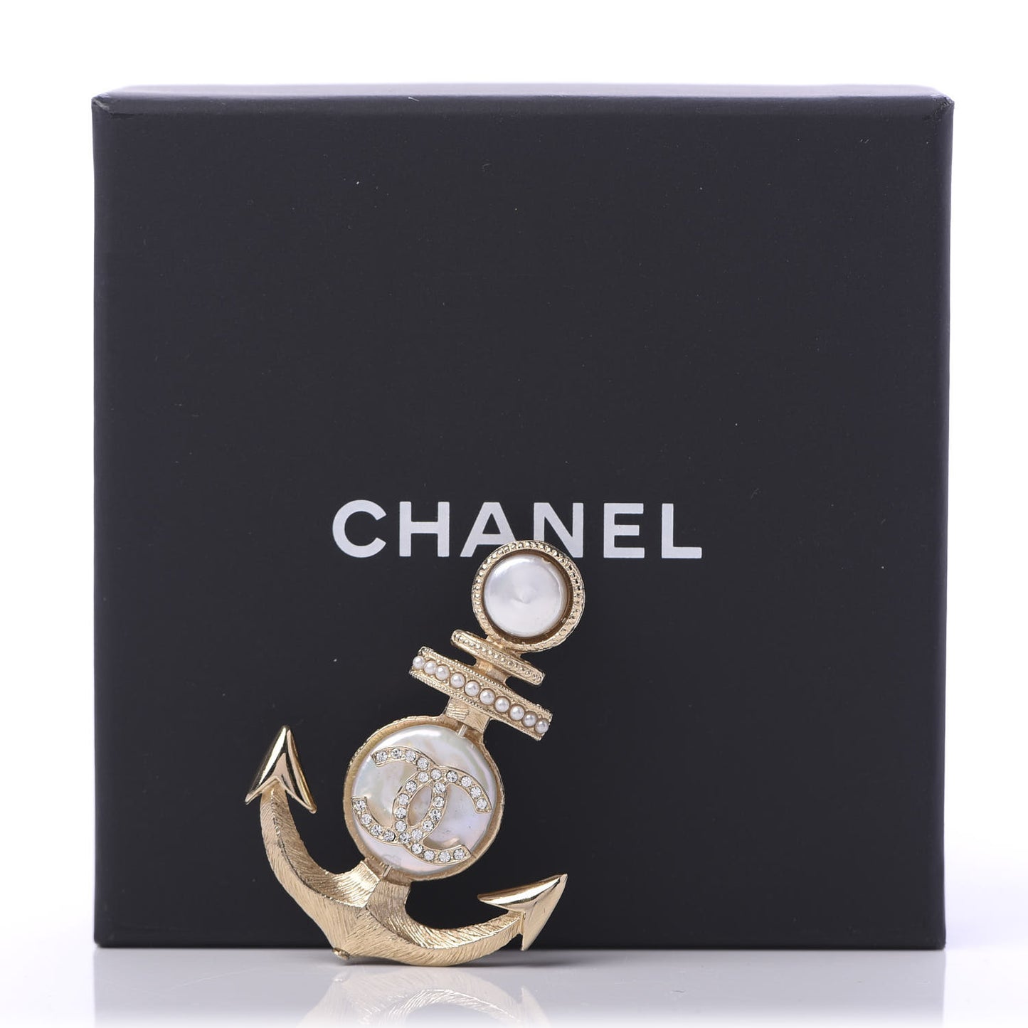 Crystal Pearl CC Anchor Brooch Gold