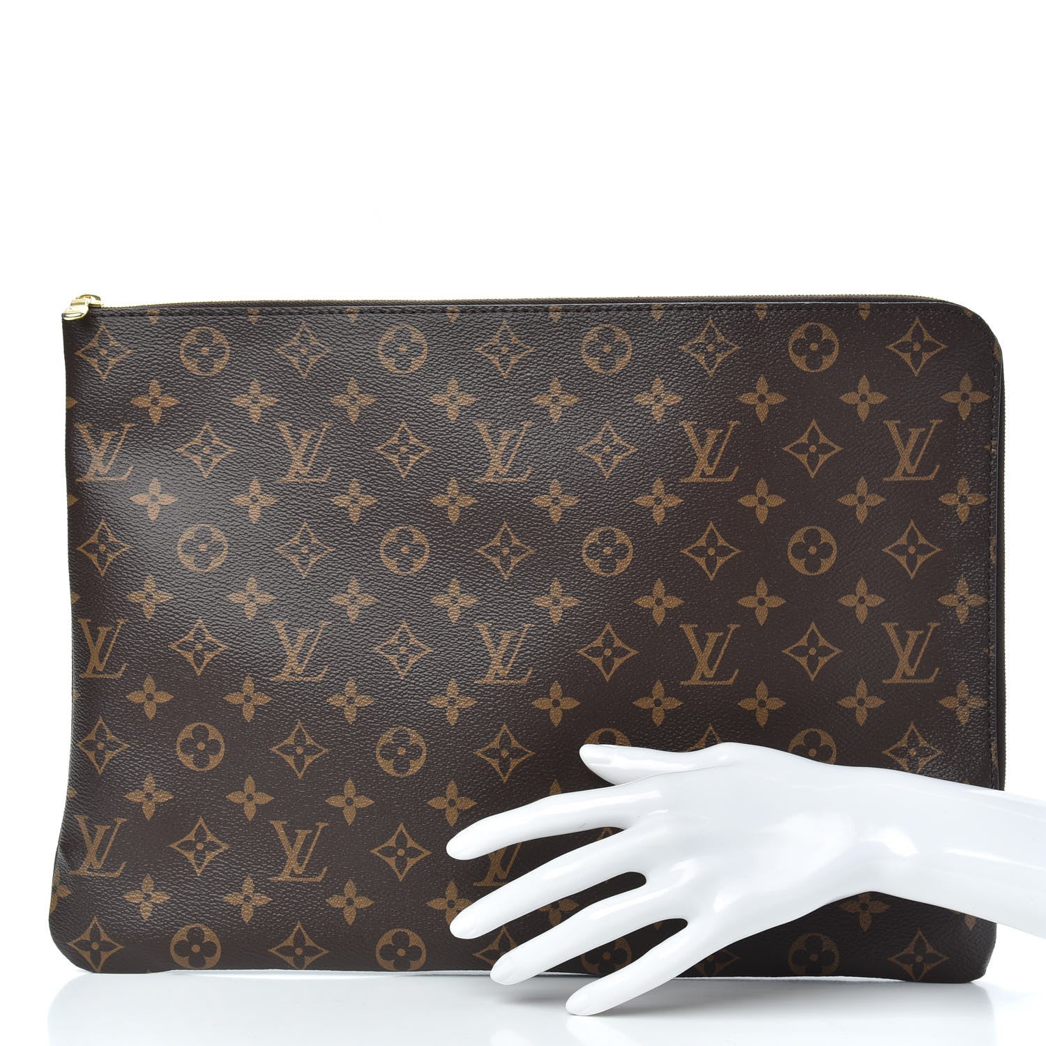 Louis Vuitton Monogram Etui Voyage GM Pouch 2 of 8