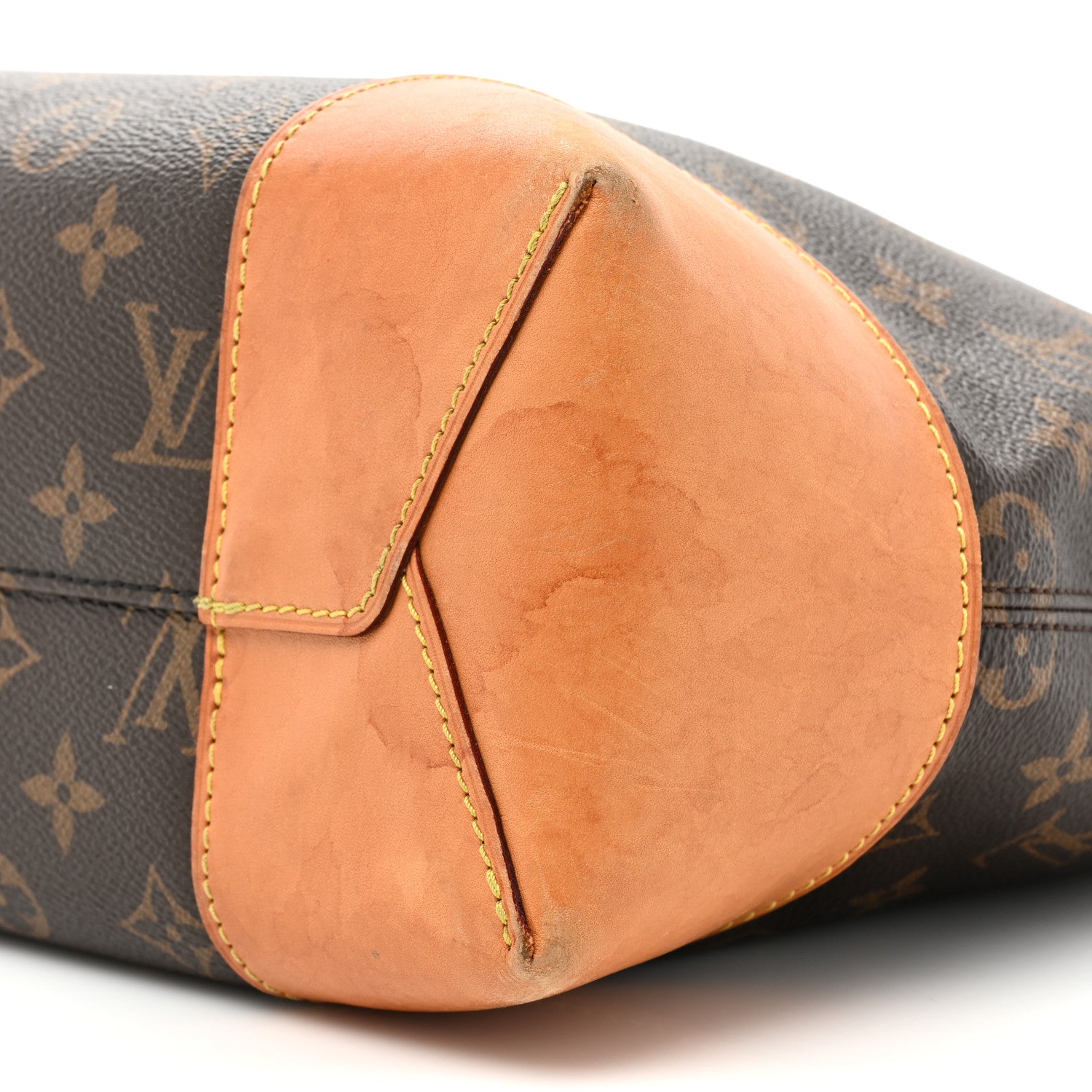 Louis Vuitton Monogram Berri MM 7 of 17