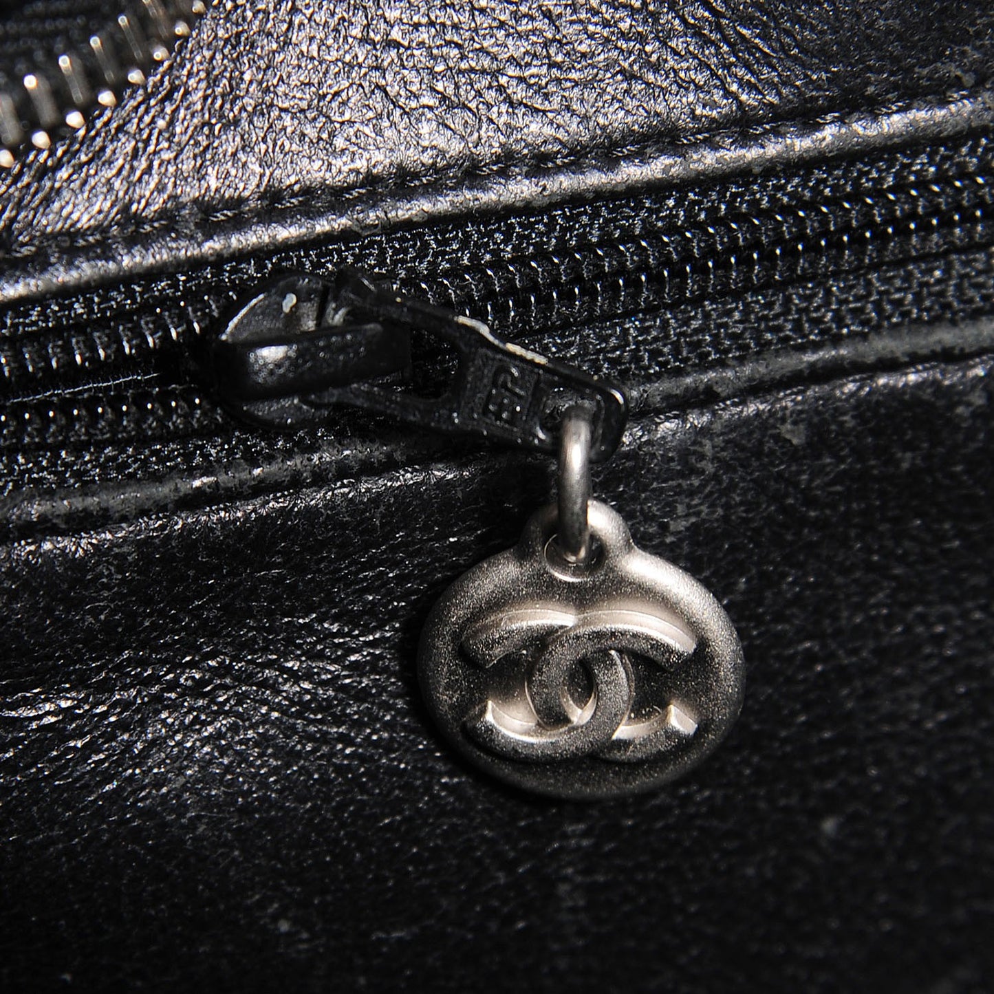 Caviar Quilted Medallion Tote Black