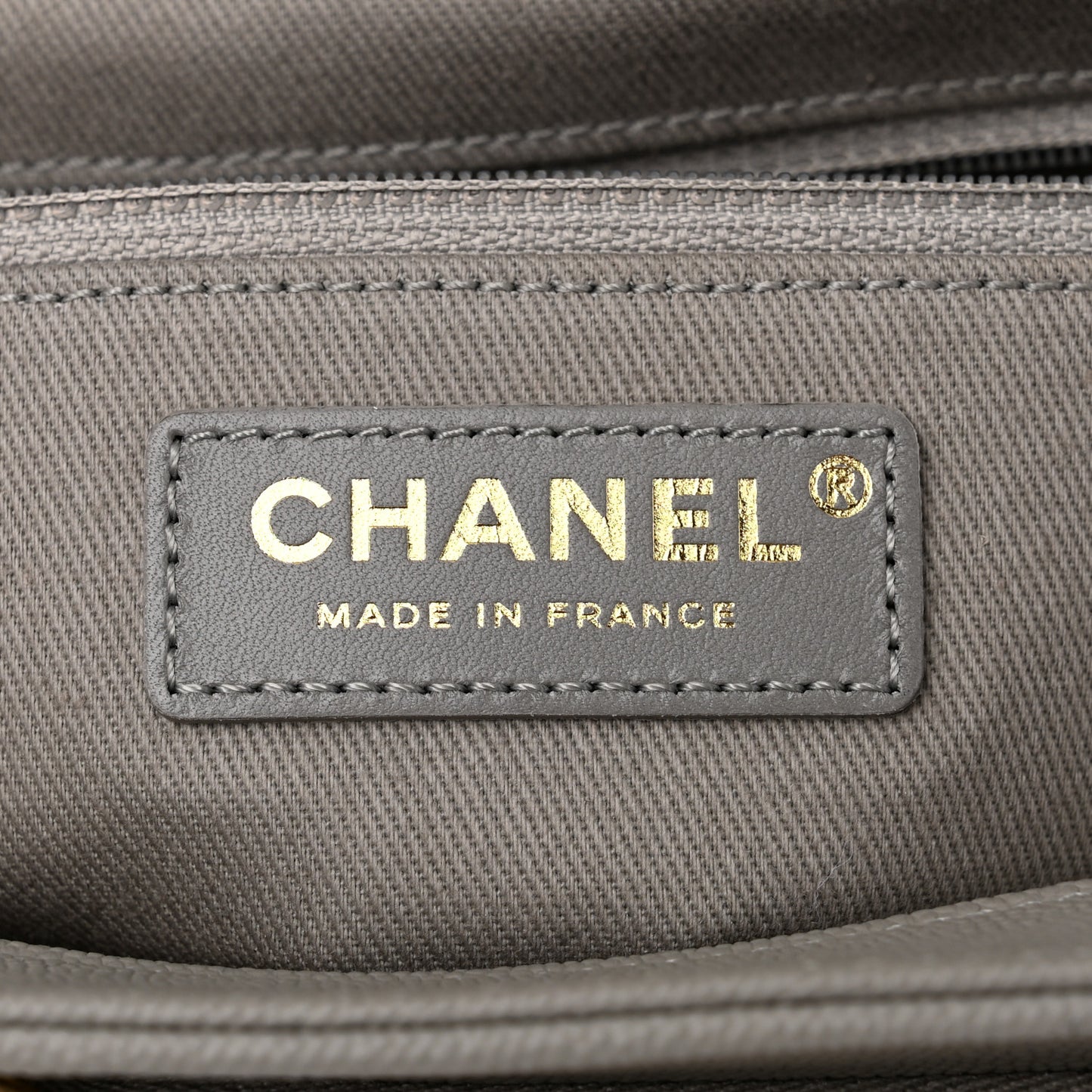 Caviar Quilted Medium Business Affinity Flap Grey