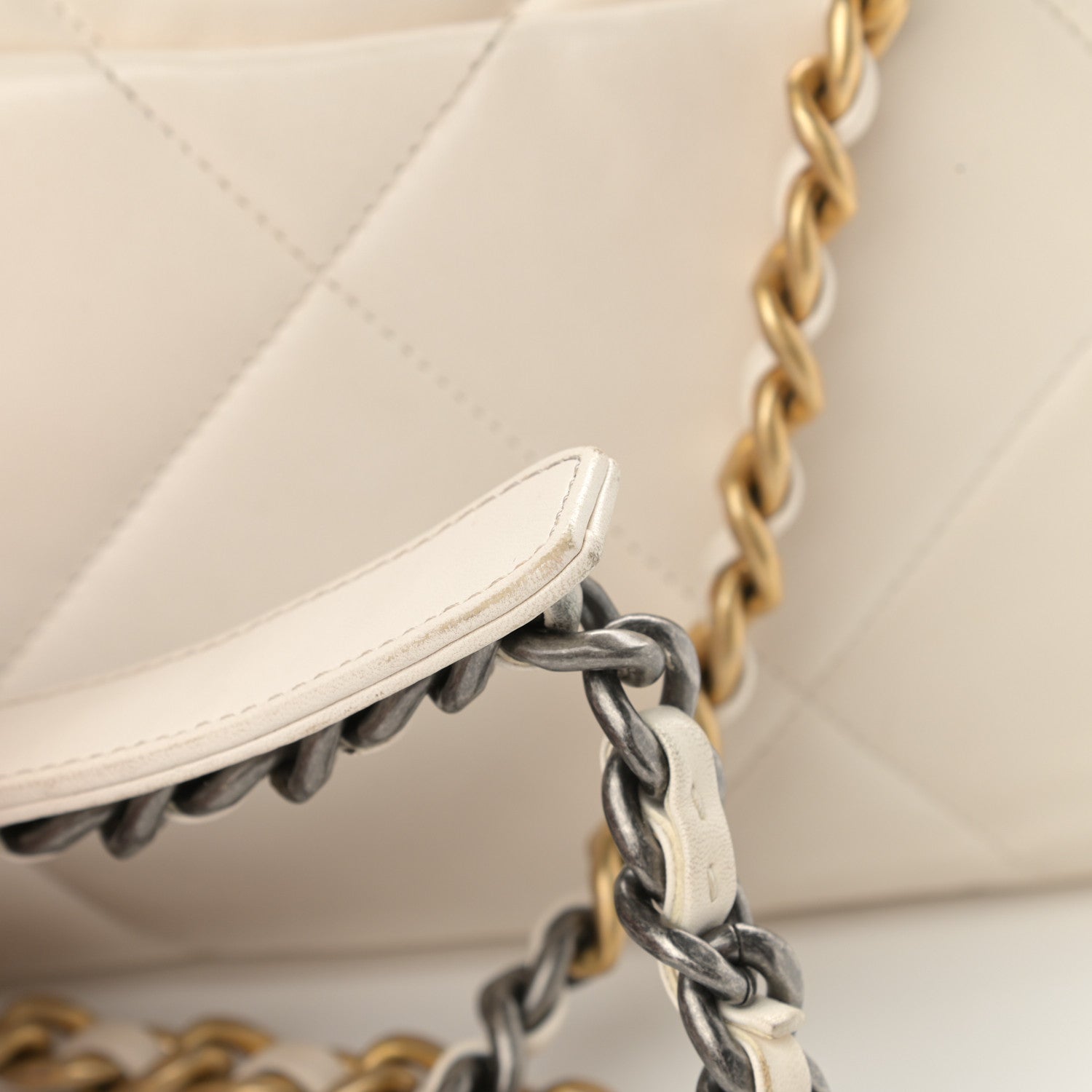 Chanel Goatskin Quilted Medium Chanel 19 Flap White 16 of 19
