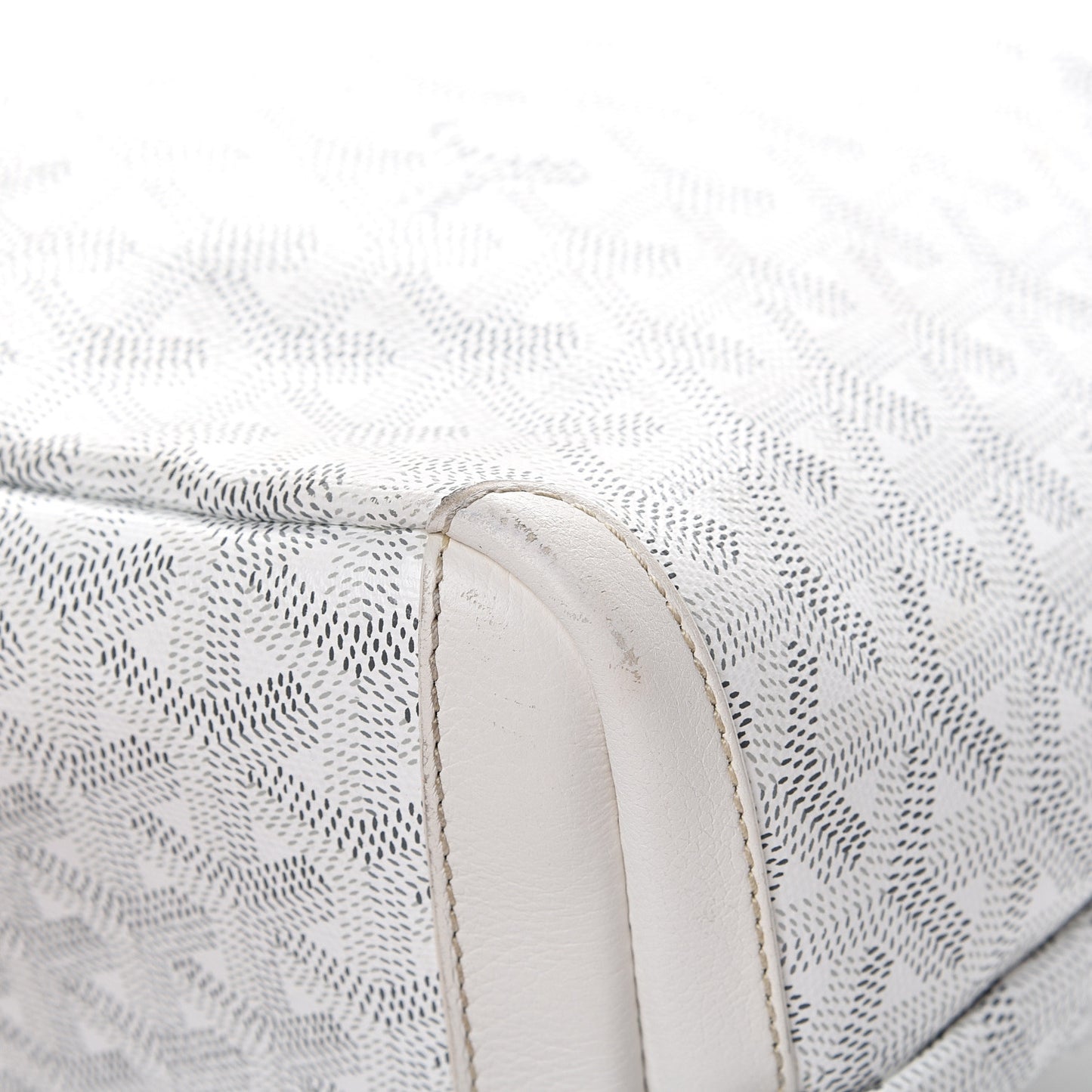 Goyardine Artois MM White
