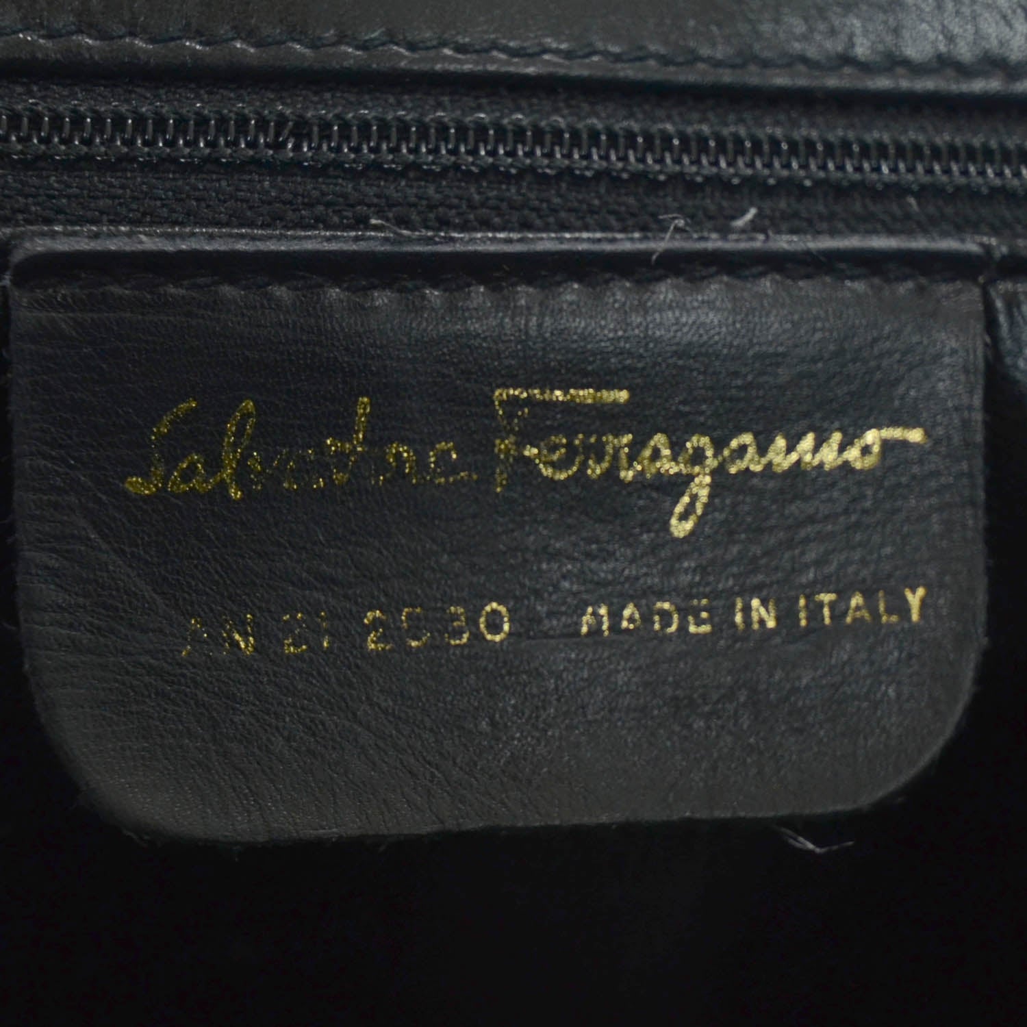 FASHIONPHILE SALVATOREFERRAGAMOLeatherToteBlack 8 of 12