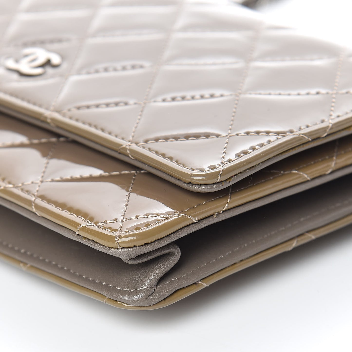 Patent Quilted Wallet On Chain WOC Grey