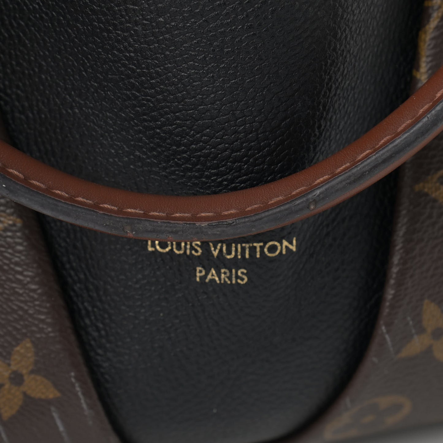 Monogram V Tote MM Black